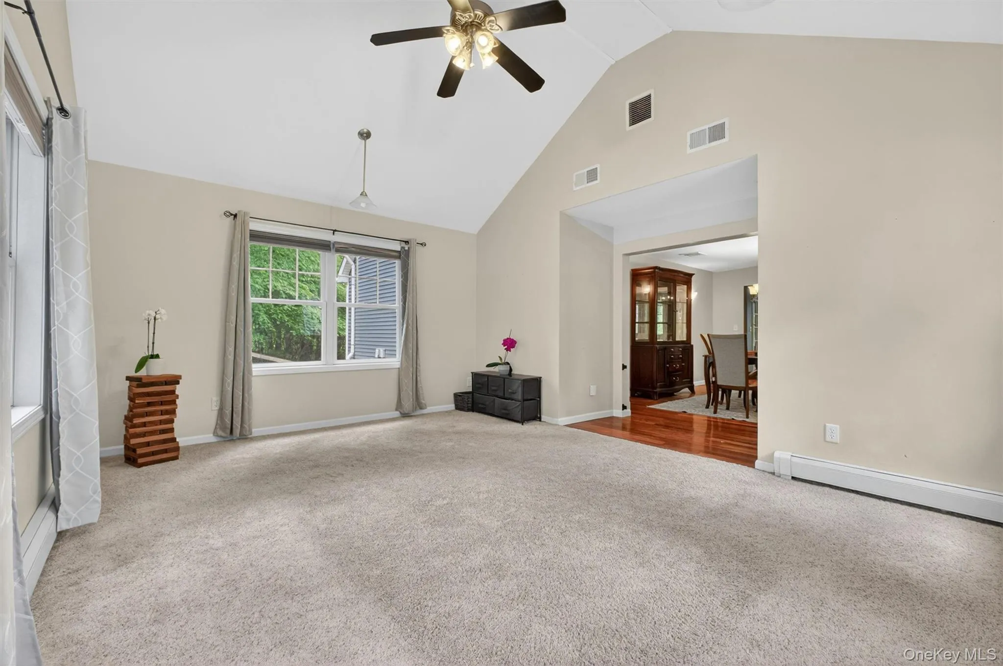 Wall to wall carpeting Wall to wall carpeting