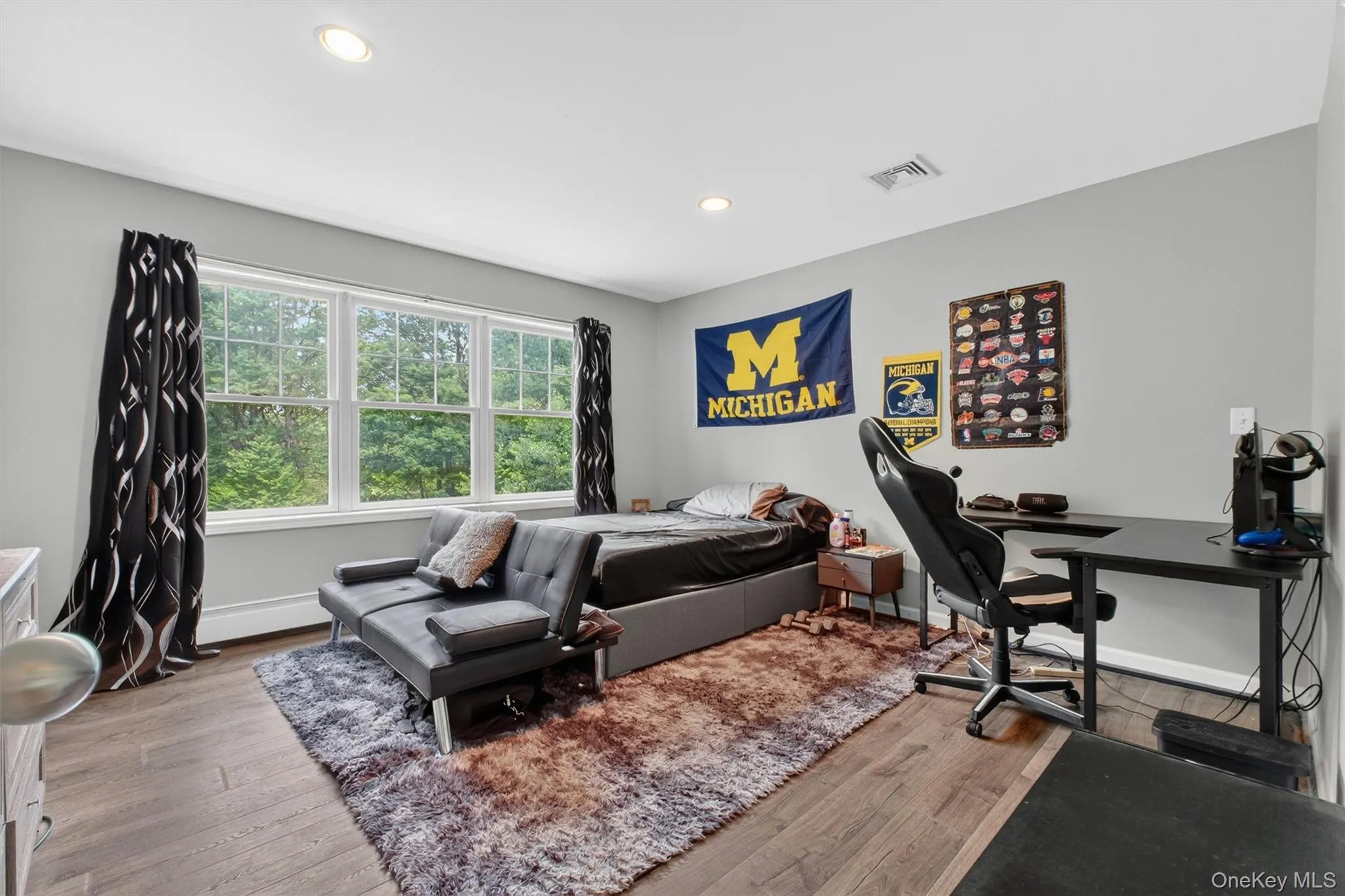 Currently being utilized as a bedroom - 2nd floor with adjoining full bath and walk-in closet Currently being utilized as a bedroom - 2nd floor with adjoining full bath and walk-in closet