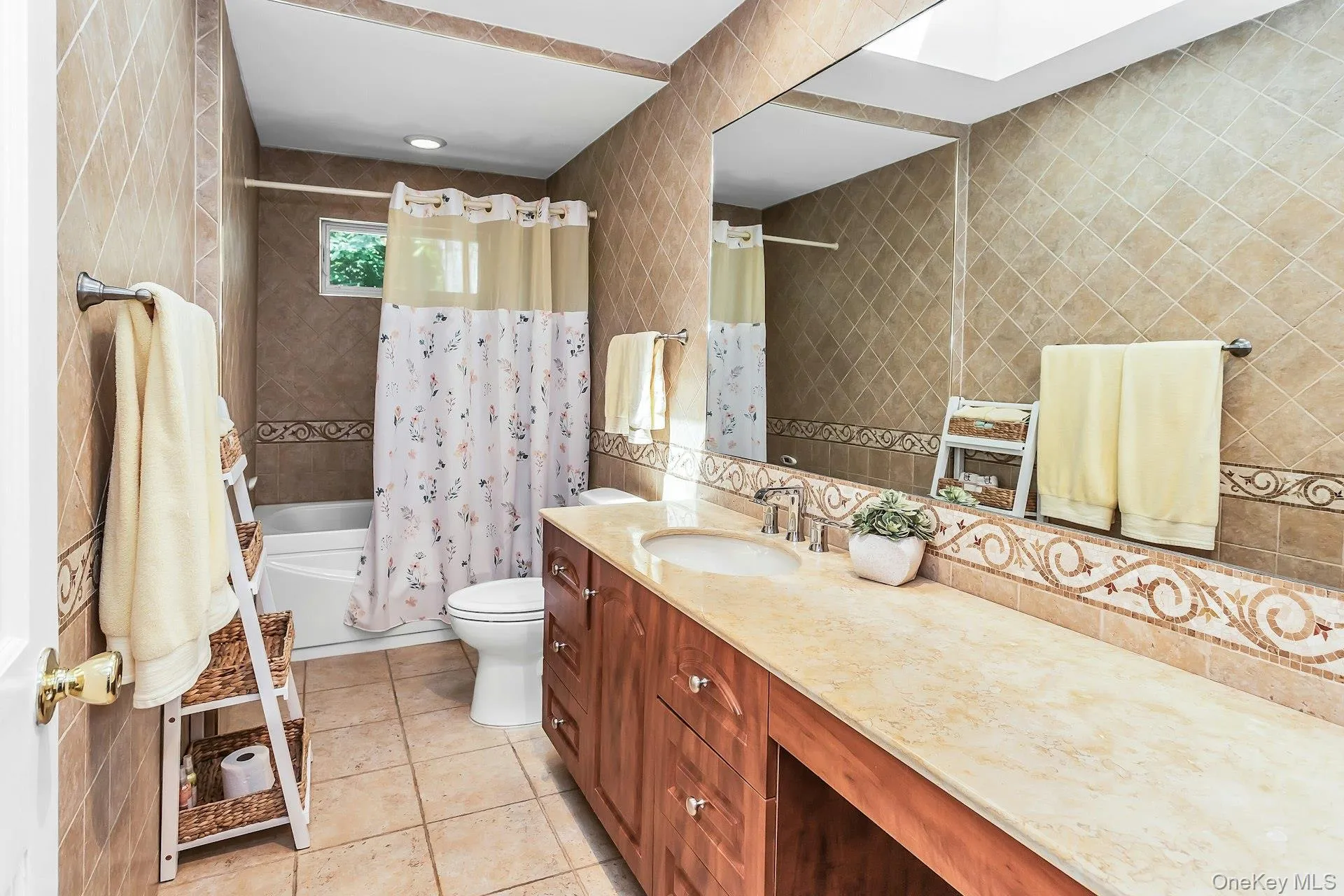 26 Marys Lane, Huntington, NY, 3 Bedrooms Bedrooms, 11 Rooms Rooms,2 BathroomsBathrooms,Residential,For Rent,Marys,0,1002662 26 Marys Lane, Huntington, NY, 3 Bedrooms Bedrooms, 11 Rooms Rooms,2 BathroomsBathrooms,Residential,For Rent,Marys,0,1002662