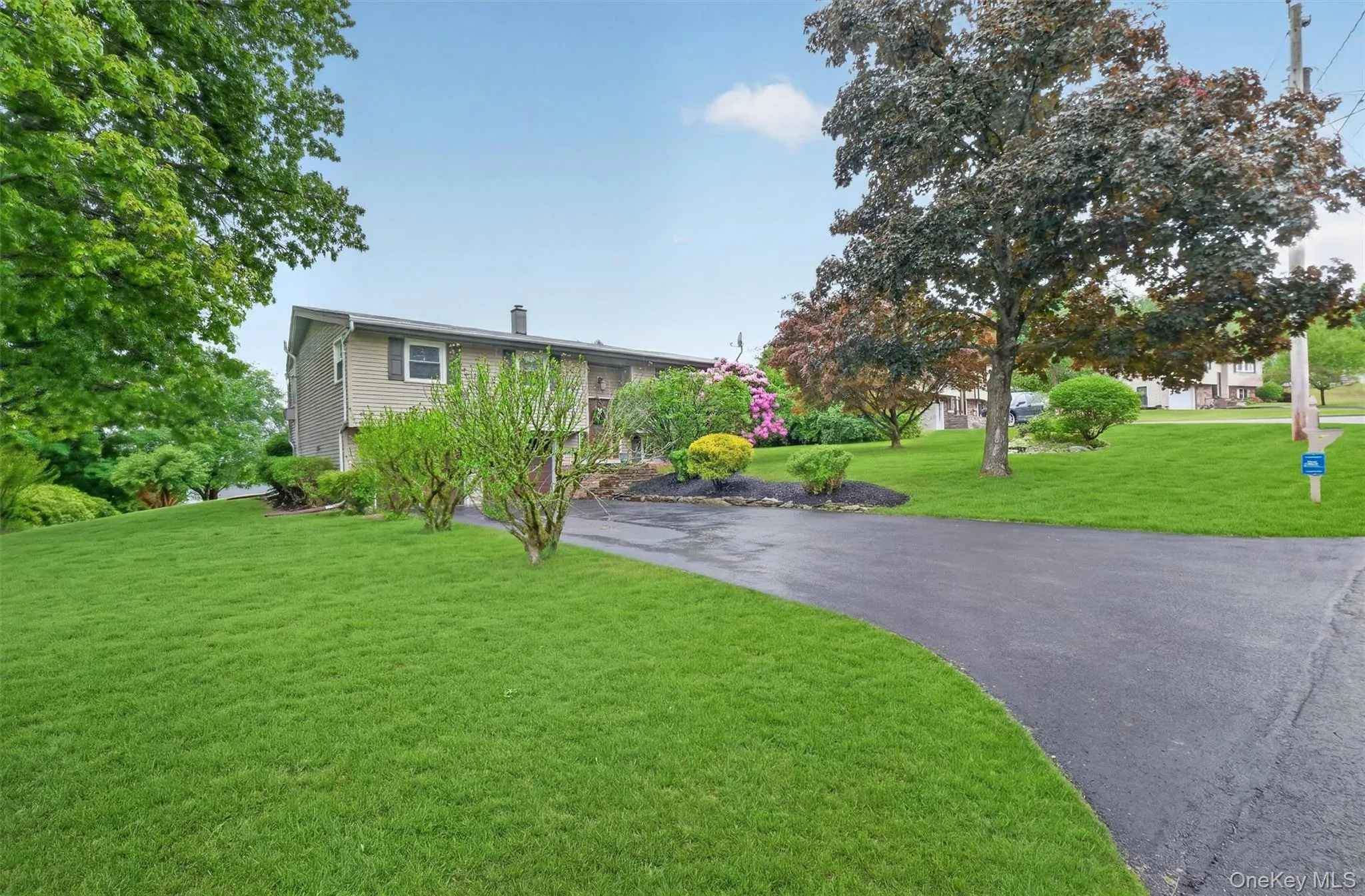 Well maintained home located on lovely property Well maintained home located on lovely property