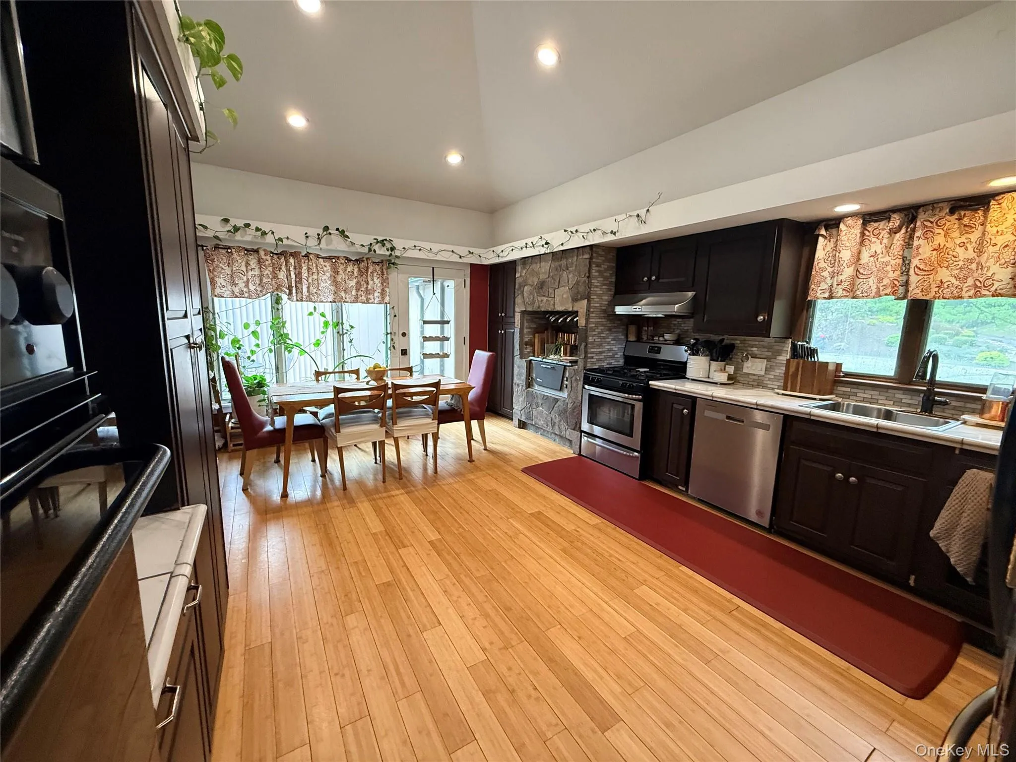 67 Lakeland Drive, Fallsburg, NY, 6 Bedrooms Bedrooms, 11 Rooms Rooms,5 BathroomsBathrooms,Residential,For Rent,Lakeland,0,1002669 67 Lakeland Drive, Fallsburg, NY, 6 Bedrooms Bedrooms, 11 Rooms Rooms,5 BathroomsBathrooms,Residential,For Rent,Lakeland,0,1002669