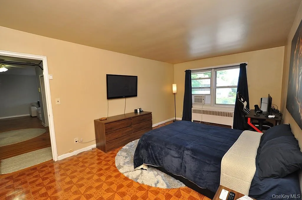 Large bedroom has two closets and is approx. 17'-10" x 11'-1" Large bedroom has two closets and is approx. 17'-10" x 11'-1"