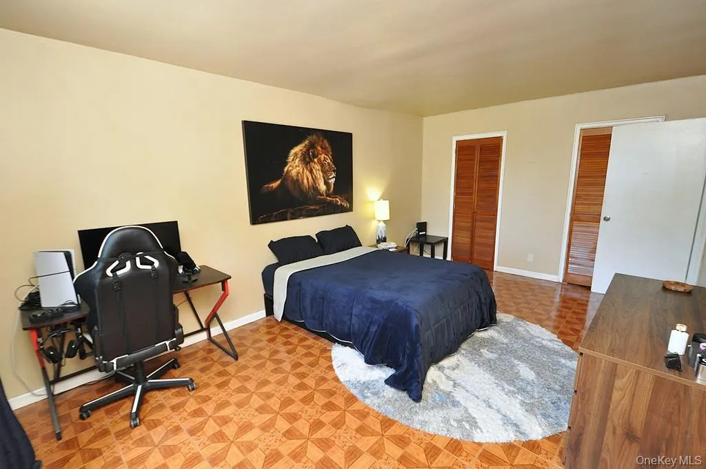 Large bedroom has two closets and is approx. 17'-10" x 11'-1" Large bedroom has two closets and is approx. 17'-10" x 11'-1"