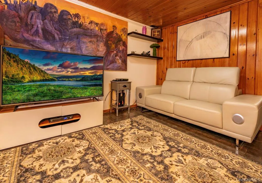 51 Aspen Lane, Fallsburg, NY, 5 Bedrooms Bedrooms, 8 Rooms Rooms,2 BathroomsBathrooms,Residential,For Rent,Aspen,0,1002681 51 Aspen Lane, Fallsburg, NY, 5 Bedrooms Bedrooms, 8 Rooms Rooms,2 BathroomsBathrooms,Residential,For Rent,Aspen,0,1002681