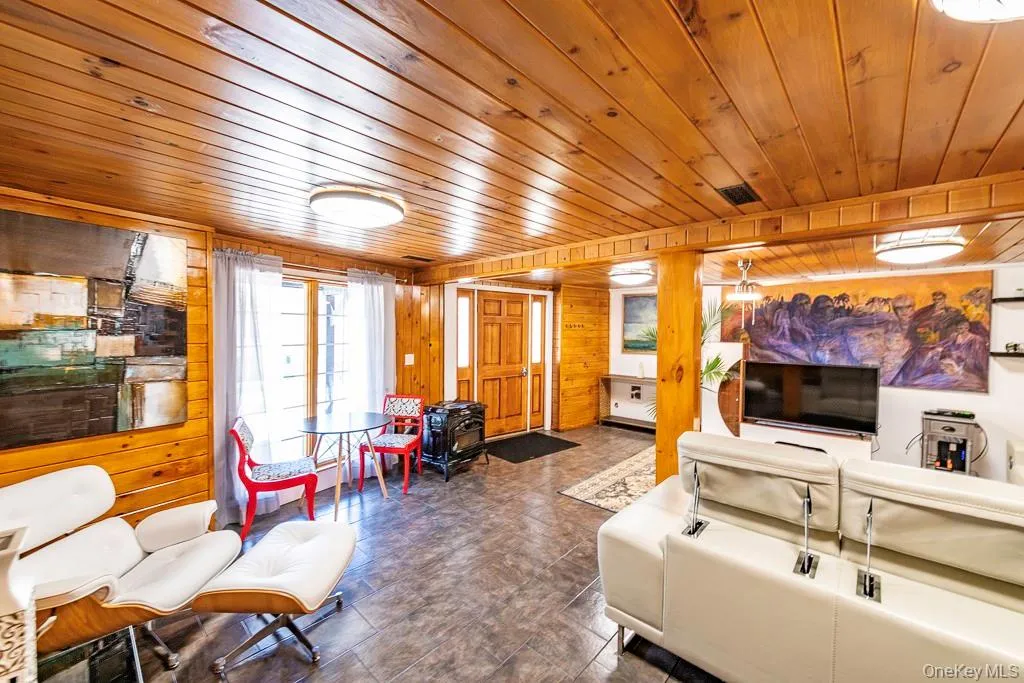51 Aspen Lane, Fallsburg, NY, 5 Bedrooms Bedrooms, 8 Rooms Rooms,2 BathroomsBathrooms,Residential,For Rent,Aspen,0,1002681 51 Aspen Lane, Fallsburg, NY, 5 Bedrooms Bedrooms, 8 Rooms Rooms,2 BathroomsBathrooms,Residential,For Rent,Aspen,0,1002681