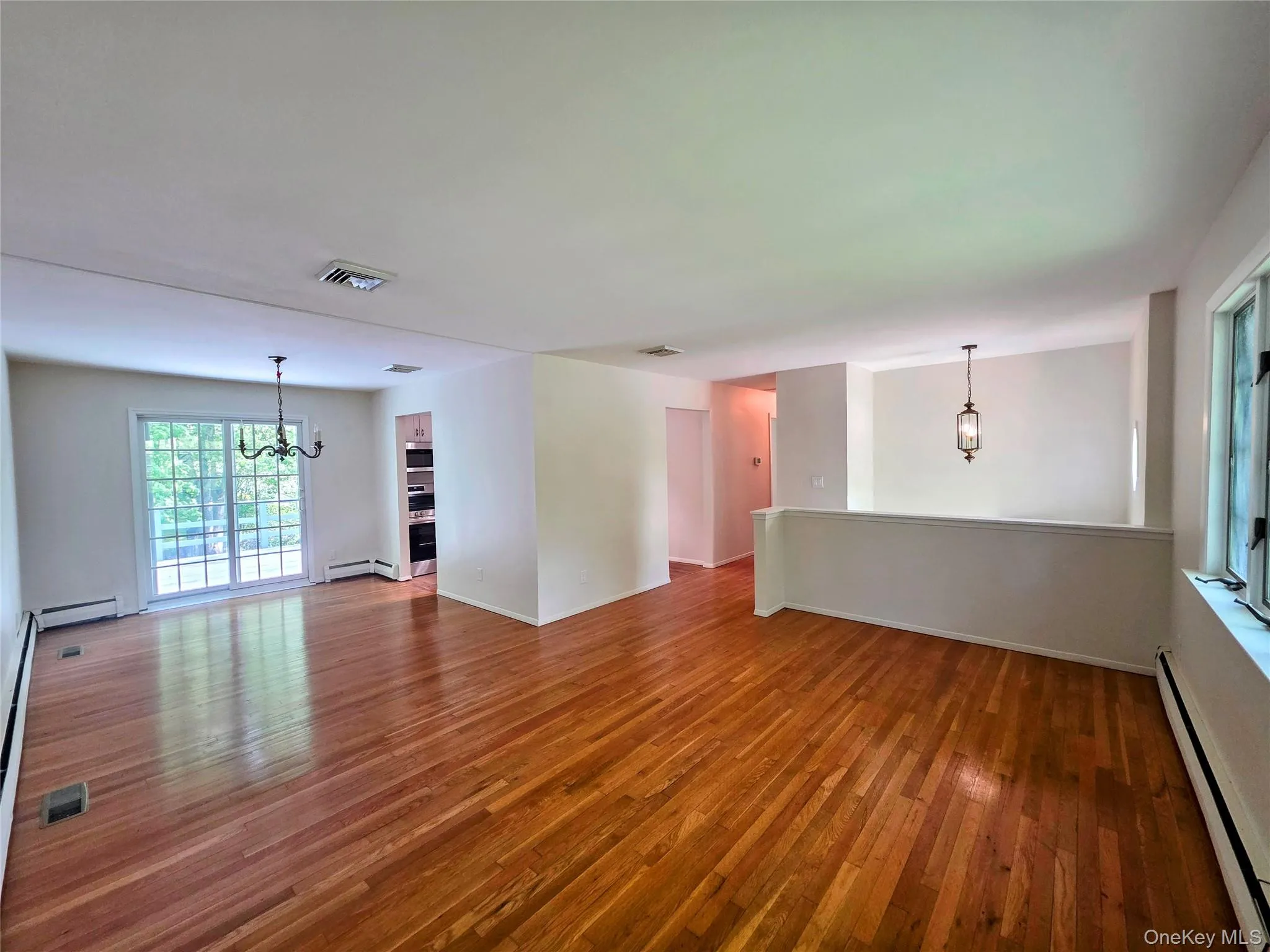 LR view to DR- Nice open floor plan & flow. LR view to DR- Nice open floor plan & flow.