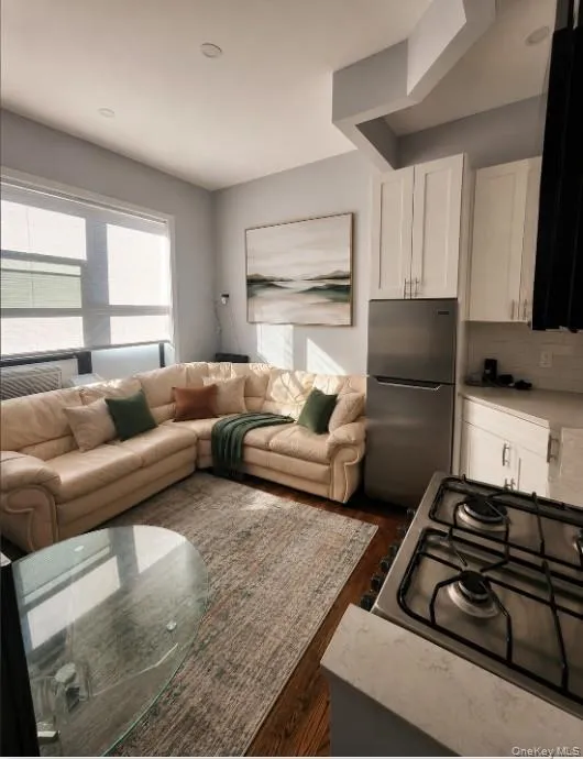 133 Lincoln Avenue, North Hempstead, NY, 1 Bedroom Bedrooms, 3 Rooms Rooms,1 BathroomBathrooms,Residential Lease,For Rent,Lincoln Avenue,0,1002687 133 Lincoln Avenue, North Hempstead, NY, 1 Bedroom Bedrooms, 3 Rooms Rooms,1 BathroomBathrooms,Residential Lease,For Rent,Lincoln Avenue,0,1002687