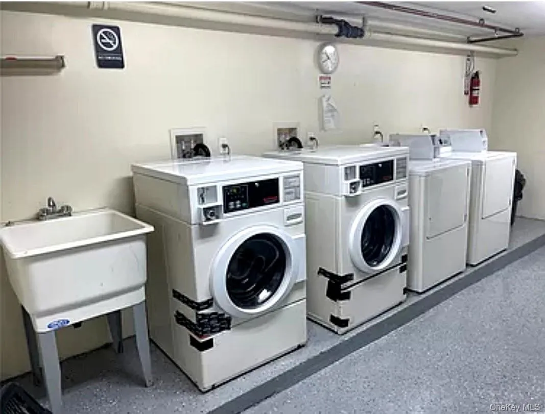 133 Lincoln Avenue, North Hempstead, NY, 1 Bedroom Bedrooms, 3 Rooms Rooms,1 BathroomBathrooms,Residential Lease,For Rent,Lincoln Avenue,0,1002687 133 Lincoln Avenue, North Hempstead, NY, 1 Bedroom Bedrooms, 3 Rooms Rooms,1 BathroomBathrooms,Residential Lease,For Rent,Lincoln Avenue,0,1002687