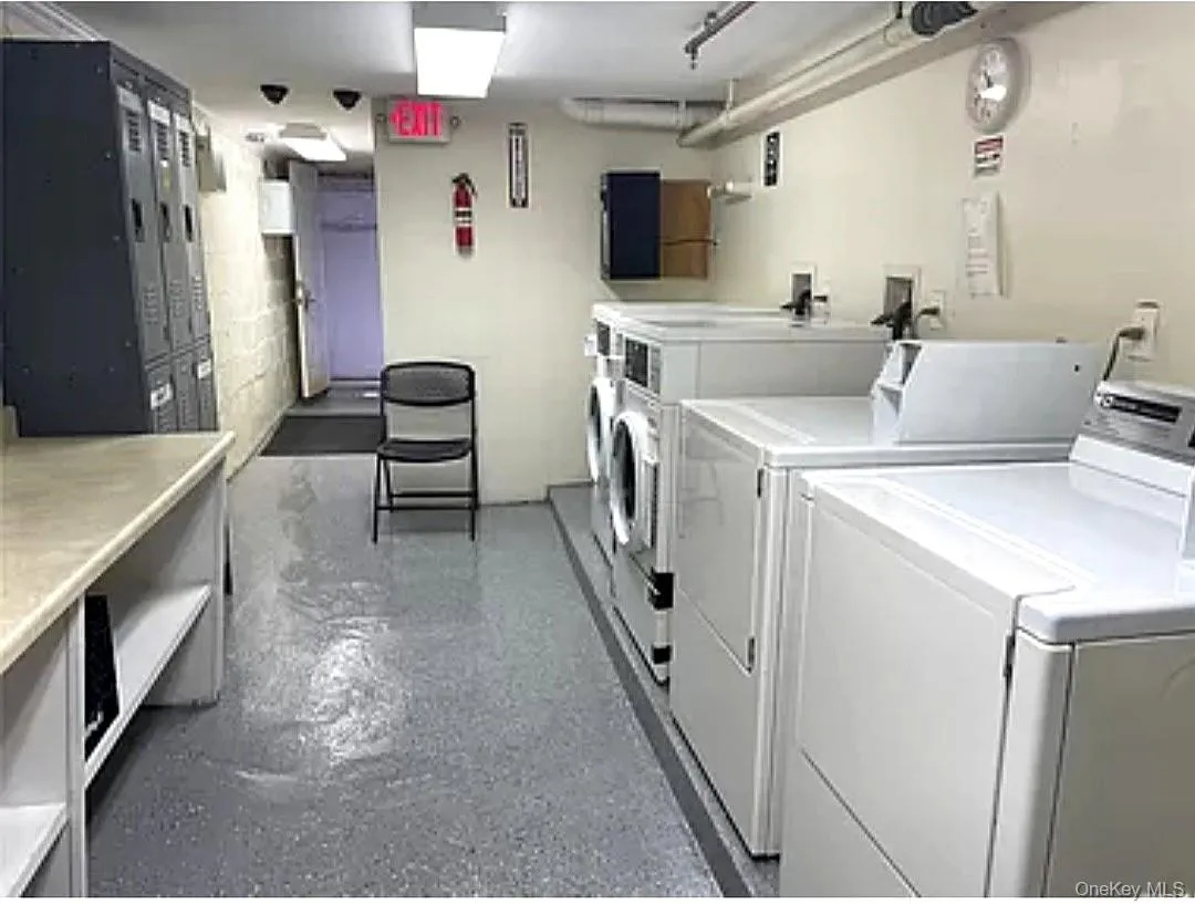 133 Lincoln Avenue, North Hempstead, NY, 1 Bedroom Bedrooms, 3 Rooms Rooms,1 BathroomBathrooms,Residential Lease,For Rent,Lincoln Avenue,0,1002687 133 Lincoln Avenue, North Hempstead, NY, 1 Bedroom Bedrooms, 3 Rooms Rooms,1 BathroomBathrooms,Residential Lease,For Rent,Lincoln Avenue,0,1002687
