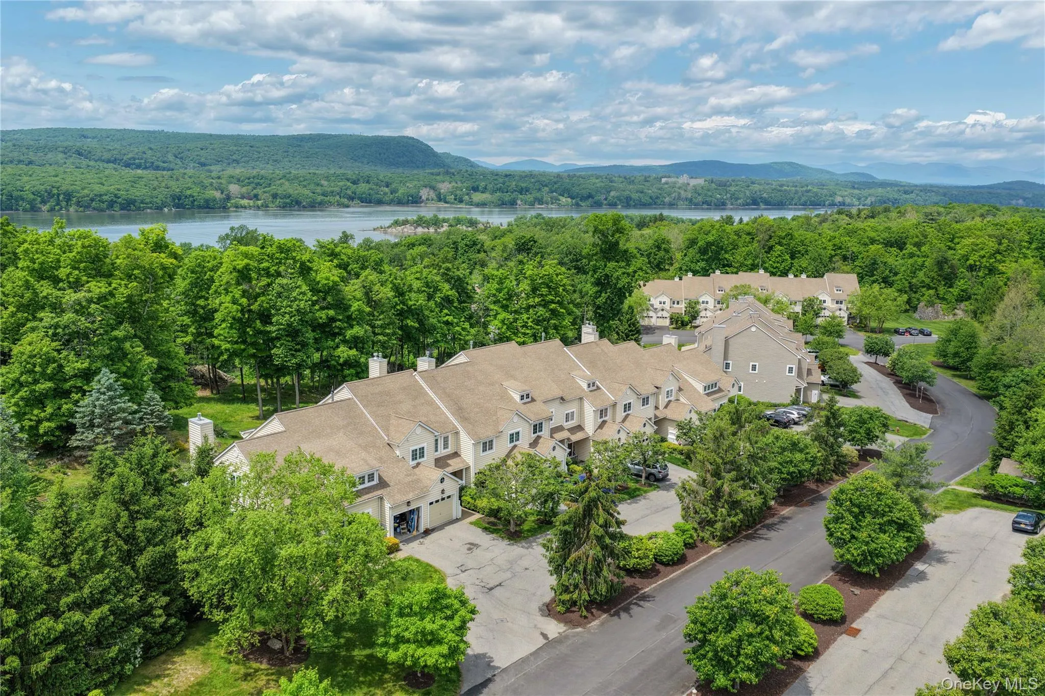 32 Rolling Ridge Road, Hyde Park, NY, 2 Bedrooms Bedrooms, 5 Rooms Rooms,2 BathroomsBathrooms,Residential,For Rent,Rolling Ridge,0,1002689 32 Rolling Ridge Road, Hyde Park, NY, 2 Bedrooms Bedrooms, 5 Rooms Rooms,2 BathroomsBathrooms,Residential,For Rent,Rolling Ridge,0,1002689