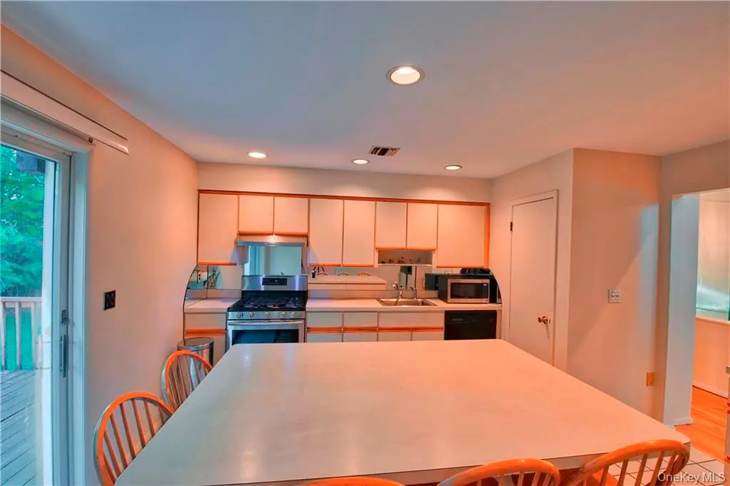 39 Bubenko Drive, Stony Point, NY, 4 Bedrooms Bedrooms, 8 Rooms Rooms,3 BathroomsBathrooms,Residential,For Rent,Bubenko,0,1002691 39 Bubenko Drive, Stony Point, NY, 4 Bedrooms Bedrooms, 8 Rooms Rooms,3 BathroomsBathrooms,Residential,For Rent,Bubenko,0,1002691