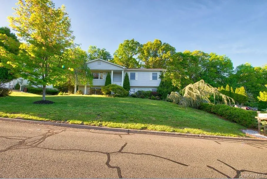 39 Bubenko Drive, Stony Point, NY, 4 Bedrooms Bedrooms, 8 Rooms Rooms,3 BathroomsBathrooms,Residential,For Rent,Bubenko,0,1002691 39 Bubenko Drive, Stony Point, NY, 4 Bedrooms Bedrooms, 8 Rooms Rooms,3 BathroomsBathrooms,Residential,For Rent,Bubenko,0,1002691