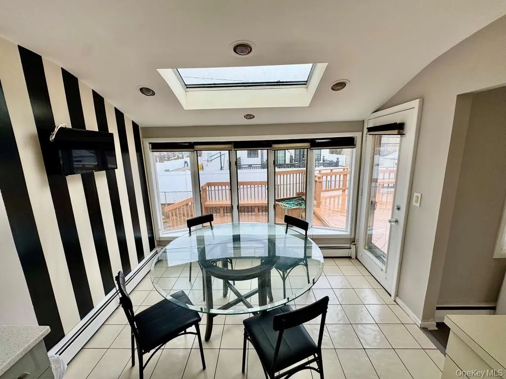 27 Fortune Lane, Oyster Bay, NY, 4 Bedrooms Bedrooms, 8 Rooms Rooms,3 BathroomsBathrooms,Residential Lease,For Rent,Fortune,0,1002700 27 Fortune Lane, Oyster Bay, NY, 4 Bedrooms Bedrooms, 8 Rooms Rooms,3 BathroomsBathrooms,Residential Lease,For Rent,Fortune,0,1002700