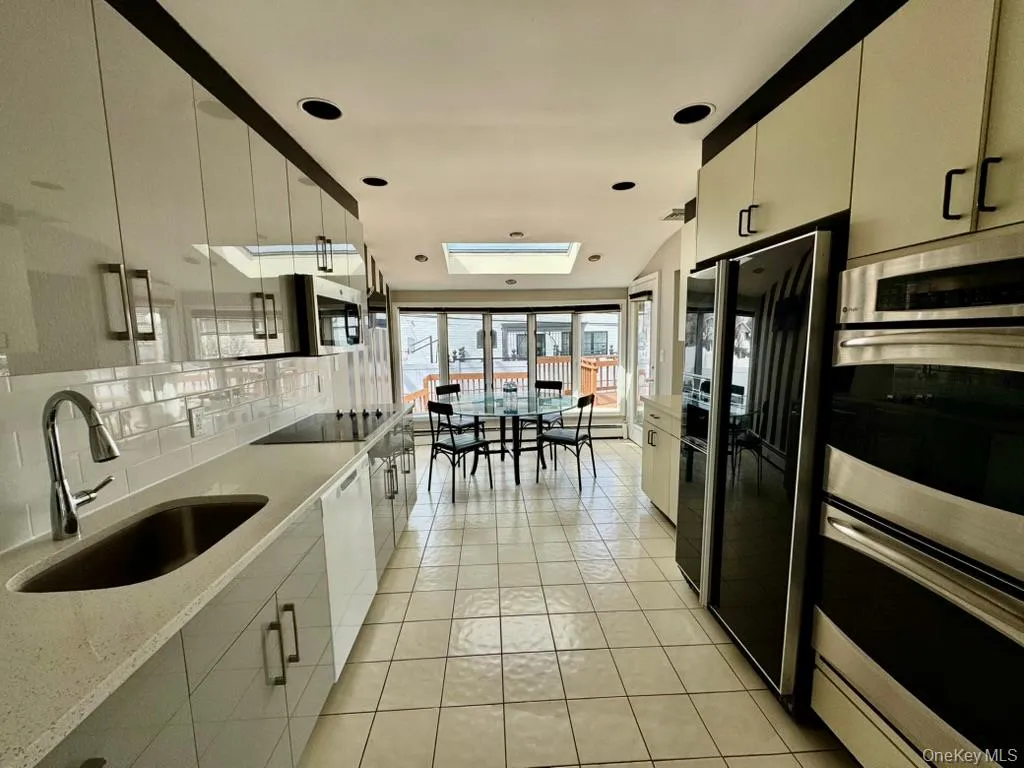 27 Fortune Lane, Oyster Bay, NY, 4 Bedrooms Bedrooms, 8 Rooms Rooms,3 BathroomsBathrooms,Residential Lease,For Rent,Fortune,0,1002700 27 Fortune Lane, Oyster Bay, NY, 4 Bedrooms Bedrooms, 8 Rooms Rooms,3 BathroomsBathrooms,Residential Lease,For Rent,Fortune,0,1002700
