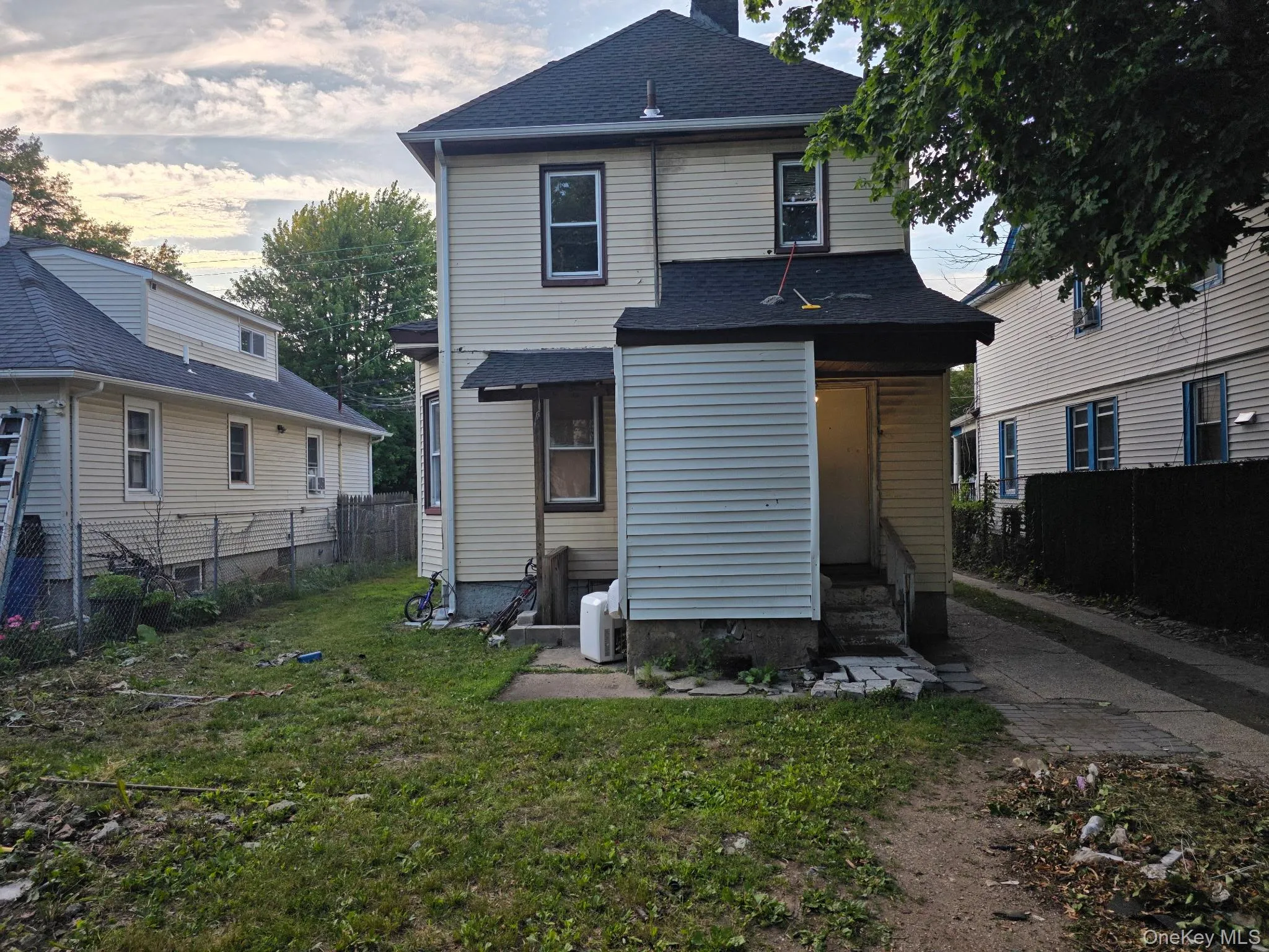 22 Webb Avenue, Hempstead, NY, 4 Bedrooms Bedrooms, 7 Rooms Rooms,3 BathroomsBathrooms,Residential,For Rent,Webb,0,1002701 22 Webb Avenue, Hempstead, NY, 4 Bedrooms Bedrooms, 7 Rooms Rooms,3 BathroomsBathrooms,Residential,For Rent,Webb,0,1002701
