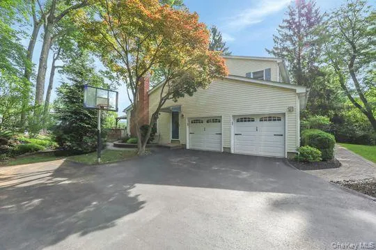 4 Liberty Circle, Clarkstown, NY, 4 Bedrooms Bedrooms, 9 Rooms Rooms,2 BathroomsBathrooms,Residential,For Rent,Liberty,0,1002716 4 Liberty Circle, Clarkstown, NY, 4 Bedrooms Bedrooms, 9 Rooms Rooms,2 BathroomsBathrooms,Residential,For Rent,Liberty,0,1002716