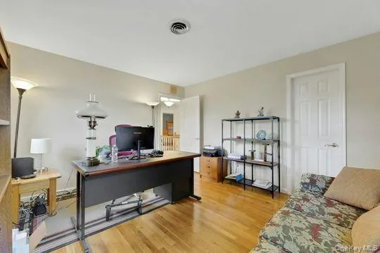 4 Liberty Circle, Clarkstown, NY, 4 Bedrooms Bedrooms, 9 Rooms Rooms,2 BathroomsBathrooms,Residential,For Rent,Liberty,0,1002716 4 Liberty Circle, Clarkstown, NY, 4 Bedrooms Bedrooms, 9 Rooms Rooms,2 BathroomsBathrooms,Residential,For Rent,Liberty,0,1002716