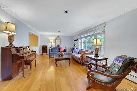 4 Liberty Circle, Clarkstown, NY, 4 Bedrooms Bedrooms, 9 Rooms Rooms,2 BathroomsBathrooms,Residential,For Rent,Liberty,0,1002716 4 Liberty Circle, Clarkstown, NY, 4 Bedrooms Bedrooms, 9 Rooms Rooms,2 BathroomsBathrooms,Residential,For Rent,Liberty,0,1002716