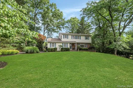 4 Liberty Circle, Clarkstown, NY, 4 Bedrooms Bedrooms, 9 Rooms Rooms,2 BathroomsBathrooms,Residential,For Rent,Liberty,0,1002716 4 Liberty Circle, Clarkstown, NY, 4 Bedrooms Bedrooms, 9 Rooms Rooms,2 BathroomsBathrooms,Residential,For Rent,Liberty,0,1002716