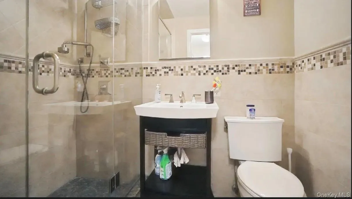 1133 Midland Avenue, Yonkers, NY, 2 Bedrooms Bedrooms, 5 Rooms Rooms,2 BathroomsBathrooms,Residential,For Rent,Midland,0,1002718 1133 Midland Avenue, Yonkers, NY, 2 Bedrooms Bedrooms, 5 Rooms Rooms,2 BathroomsBathrooms,Residential,For Rent,Midland,0,1002718