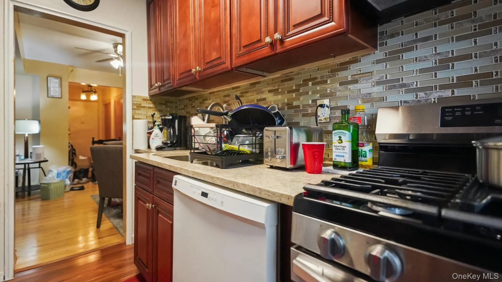 1133 Midland Avenue, Yonkers, NY, 2 Bedrooms Bedrooms, 5 Rooms Rooms,2 BathroomsBathrooms,Residential,For Rent,Midland,0,1002718 1133 Midland Avenue, Yonkers, NY, 2 Bedrooms Bedrooms, 5 Rooms Rooms,2 BathroomsBathrooms,Residential,For Rent,Midland,0,1002718