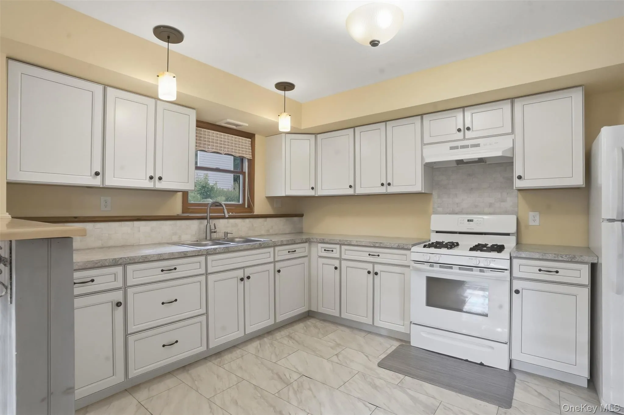 902 Albany Post Road, New Paltz, NY, 6 Bedrooms Bedrooms, 10 Rooms Rooms,4 BathroomsBathrooms,Residential,For Rent,Albany Post,0,1002728 902 Albany Post Road, New Paltz, NY, 6 Bedrooms Bedrooms, 10 Rooms Rooms,4 BathroomsBathrooms,Residential,For Rent,Albany Post,0,1002728