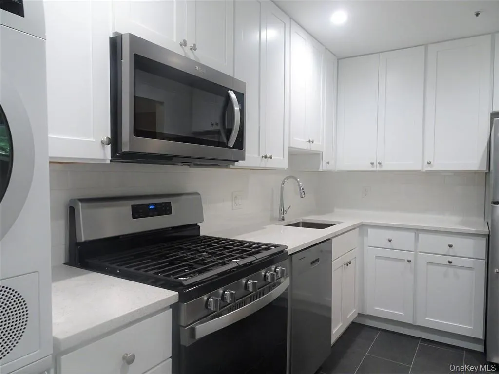300 Livingston Avenue, Mamaroneck, NY, 2 Bedrooms Bedrooms, 5 Rooms Rooms,2 BathroomsBathrooms,Residential,For Rent,Livingston,0,1002736 300 Livingston Avenue, Mamaroneck, NY, 2 Bedrooms Bedrooms, 5 Rooms Rooms,2 BathroomsBathrooms,Residential,For Rent,Livingston,0,1002736