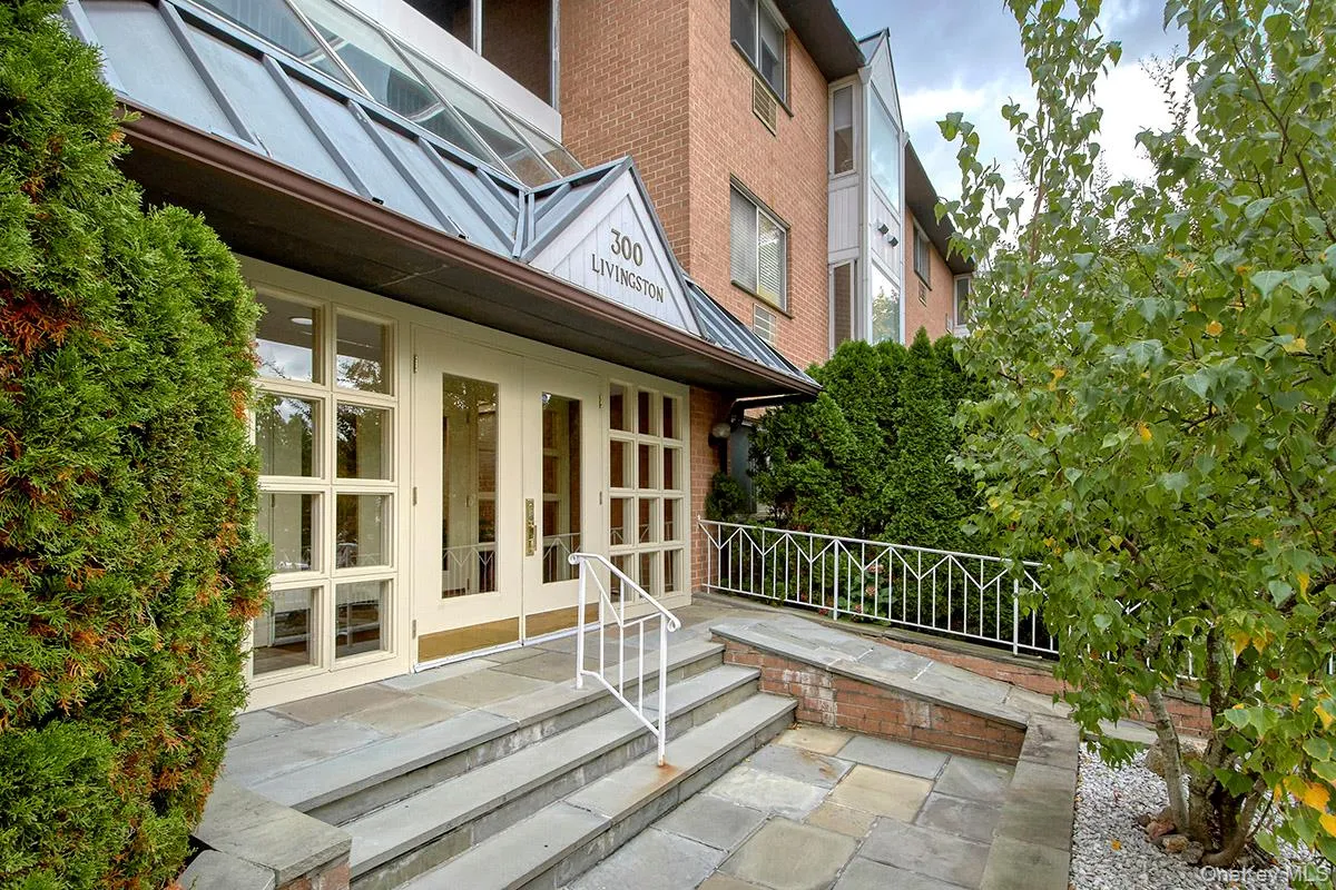 300 Livingston Avenue, Mamaroneck, NY, 2 Bedrooms Bedrooms, 5 Rooms Rooms,2 BathroomsBathrooms,Residential,For Rent,Livingston,0,1002736 300 Livingston Avenue, Mamaroneck, NY, 2 Bedrooms Bedrooms, 5 Rooms Rooms,2 BathroomsBathrooms,Residential,For Rent,Livingston,0,1002736