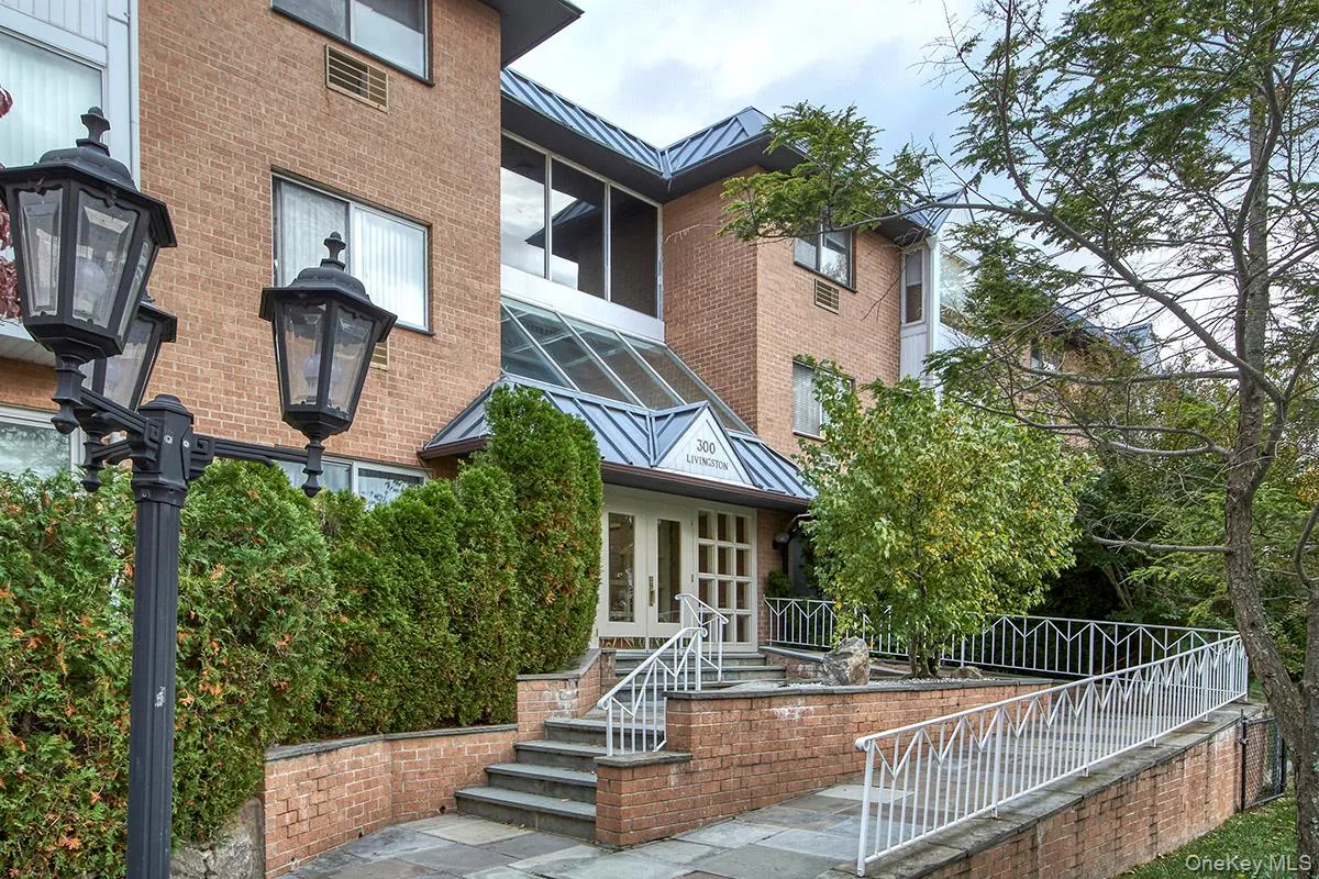 300 Livingston Avenue, Mamaroneck, NY, 2 Bedrooms Bedrooms, 5 Rooms Rooms,2 BathroomsBathrooms,Residential,For Rent,Livingston,0,1002736 300 Livingston Avenue, Mamaroneck, NY, 2 Bedrooms Bedrooms, 5 Rooms Rooms,2 BathroomsBathrooms,Residential,For Rent,Livingston,0,1002736