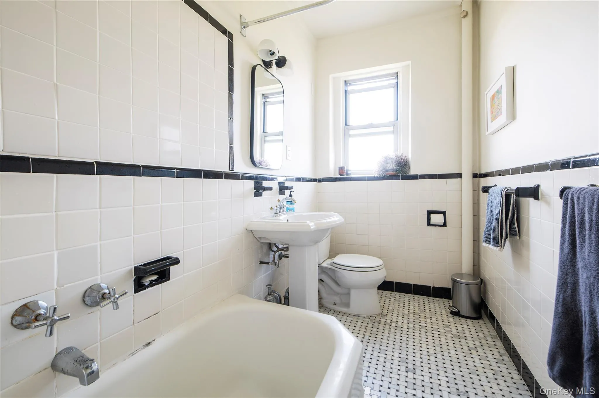 86-10 34th Avenue, New York, NY, 2 Bedrooms Bedrooms, 7 Rooms Rooms,2 BathroomsBathrooms,Residential,For Rent,34th,0,1002750 86-10 34th Avenue, New York, NY, 2 Bedrooms Bedrooms, 7 Rooms Rooms,2 BathroomsBathrooms,Residential,For Rent,34th,0,1002750