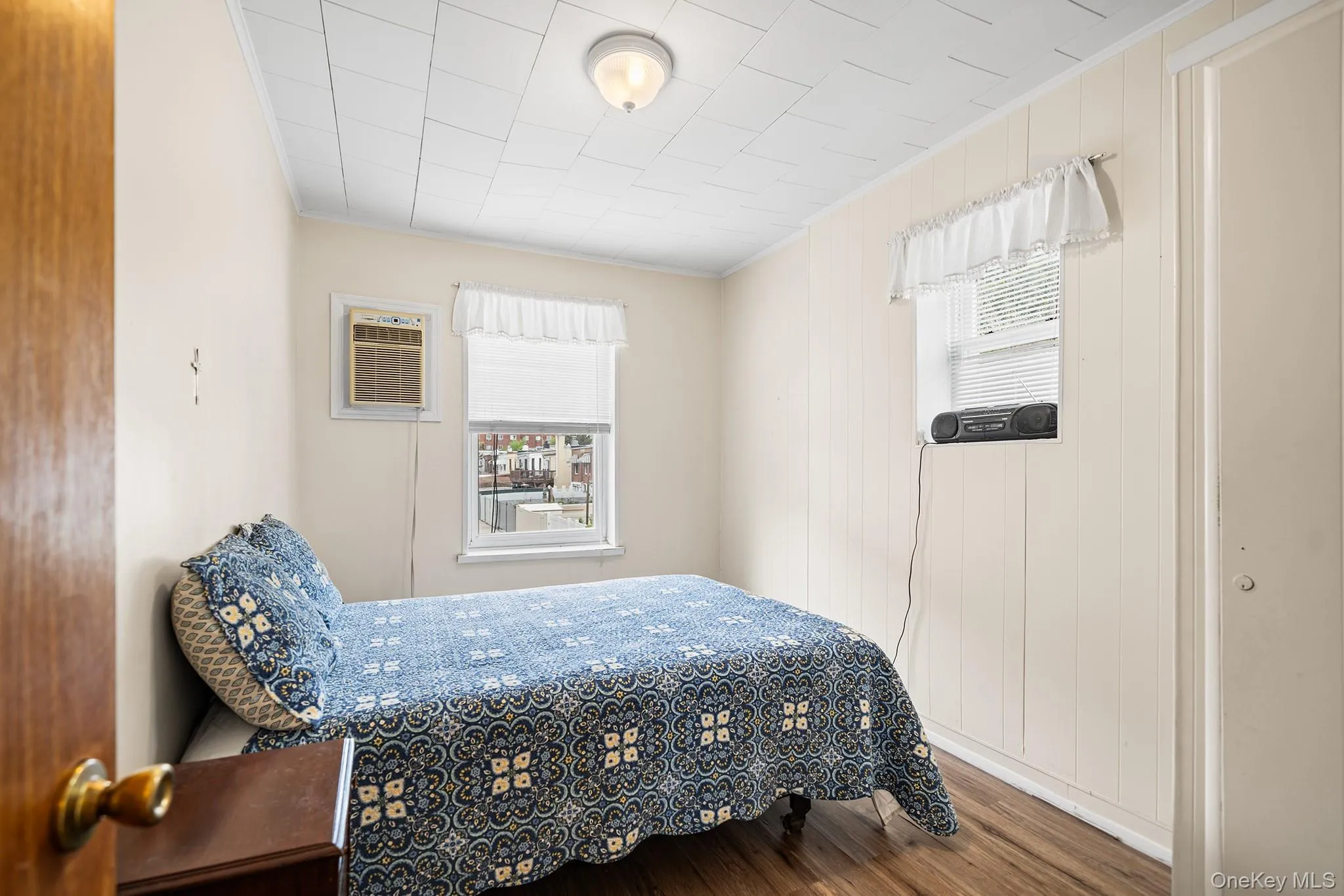 8612 133rd Avenue, New York, NY, 2 Bedrooms Bedrooms, 3 Rooms Rooms,2 BathroomsBathrooms,Residential,For Rent,133rd,0,1002751 8612 133rd Avenue, New York, NY, 2 Bedrooms Bedrooms, 3 Rooms Rooms,2 BathroomsBathrooms,Residential,For Rent,133rd,0,1002751