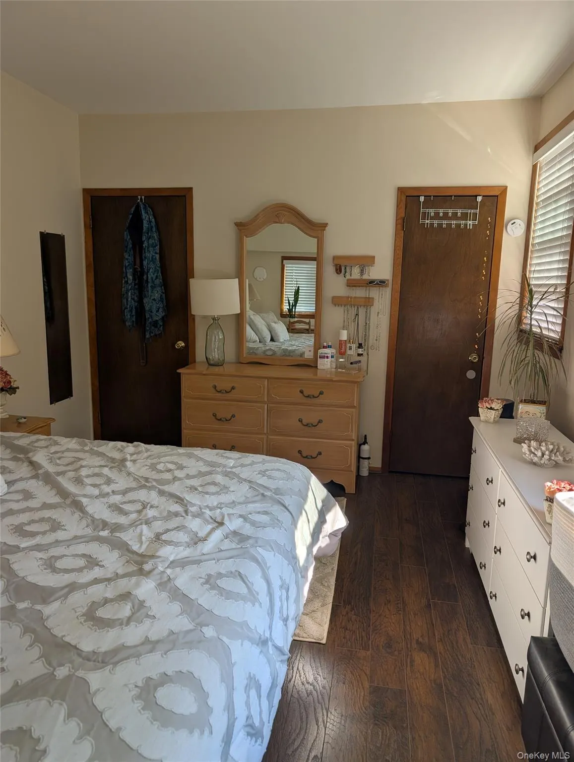 39 Wenwood Drive, Islip, NY, 1 Bedroom Bedrooms, 3 Rooms Rooms,1 BathroomBathrooms,Residential Lease,For Rent,Wenwood,0,1002752 39 Wenwood Drive, Islip, NY, 1 Bedroom Bedrooms, 3 Rooms Rooms,1 BathroomBathrooms,Residential Lease,For Rent,Wenwood,0,1002752