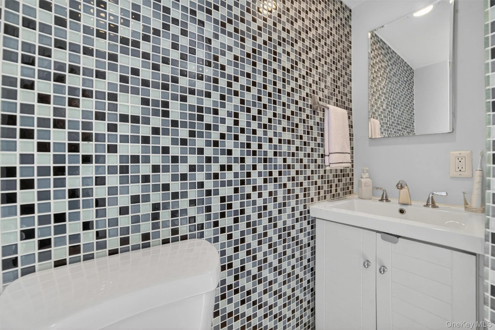 4218 Herkimer Place, New York, NY, 3 Bedrooms Bedrooms, 7 Rooms Rooms,2 BathroomsBathrooms,Residential,For Rent,Herkimer,0,1002754 4218 Herkimer Place, New York, NY, 3 Bedrooms Bedrooms, 7 Rooms Rooms,2 BathroomsBathrooms,Residential,For Rent,Herkimer,0,1002754
