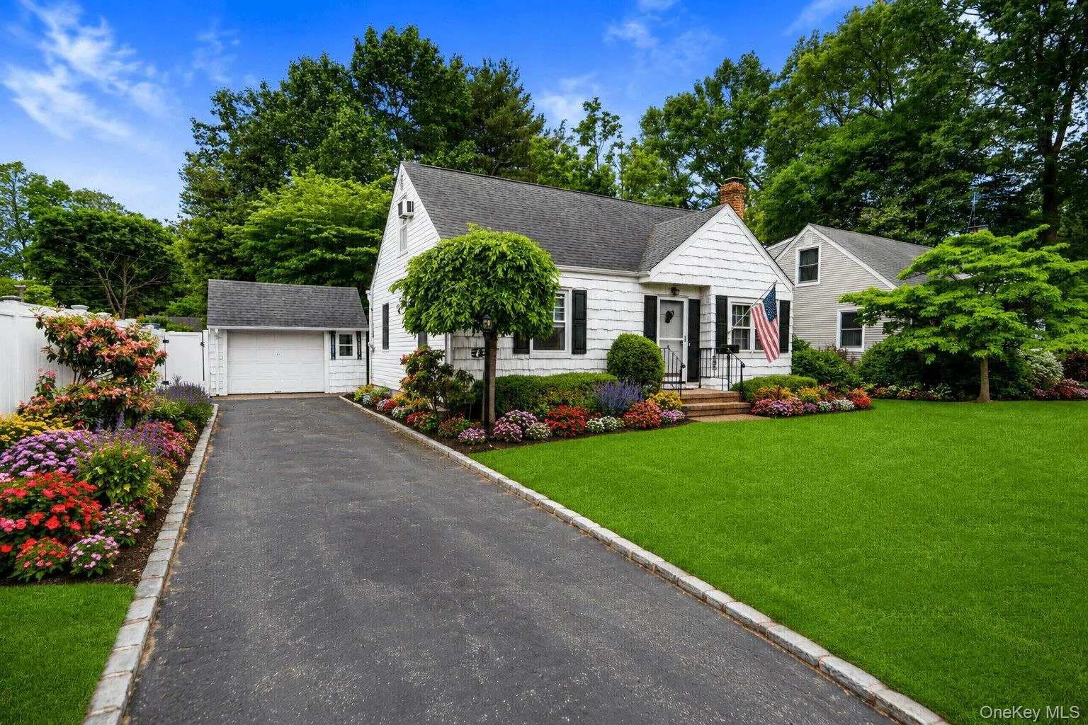 4 Birch Place, Glen Cove, NY, 4 Bedrooms Bedrooms, 7 Rooms Rooms,1 BathroomBathrooms,Residential,For Rent,Birch,0,1002762 4 Birch Place, Glen Cove, NY, 4 Bedrooms Bedrooms, 7 Rooms Rooms,1 BathroomBathrooms,Residential,For Rent,Birch,0,1002762