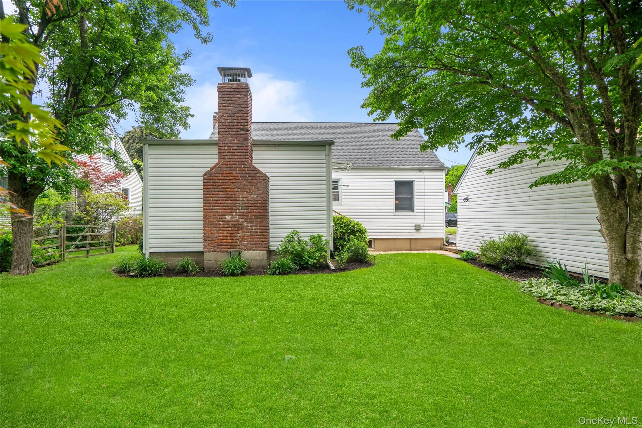 4 Birch Place, Glen Cove, NY, 4 Bedrooms Bedrooms, 7 Rooms Rooms,1 BathroomBathrooms,Residential,For Rent,Birch,0,1002762 4 Birch Place, Glen Cove, NY, 4 Bedrooms Bedrooms, 7 Rooms Rooms,1 BathroomBathrooms,Residential,For Rent,Birch,0,1002762