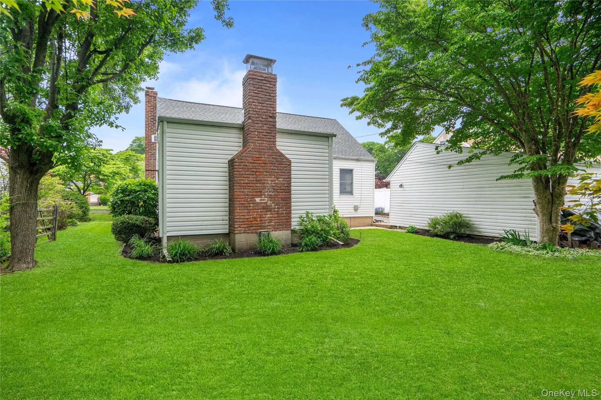 4 Birch Place, Glen Cove, NY, 4 Bedrooms Bedrooms, 7 Rooms Rooms,1 BathroomBathrooms,Residential,For Rent,Birch,0,1002762 4 Birch Place, Glen Cove, NY, 4 Bedrooms Bedrooms, 7 Rooms Rooms,1 BathroomBathrooms,Residential,For Rent,Birch,0,1002762