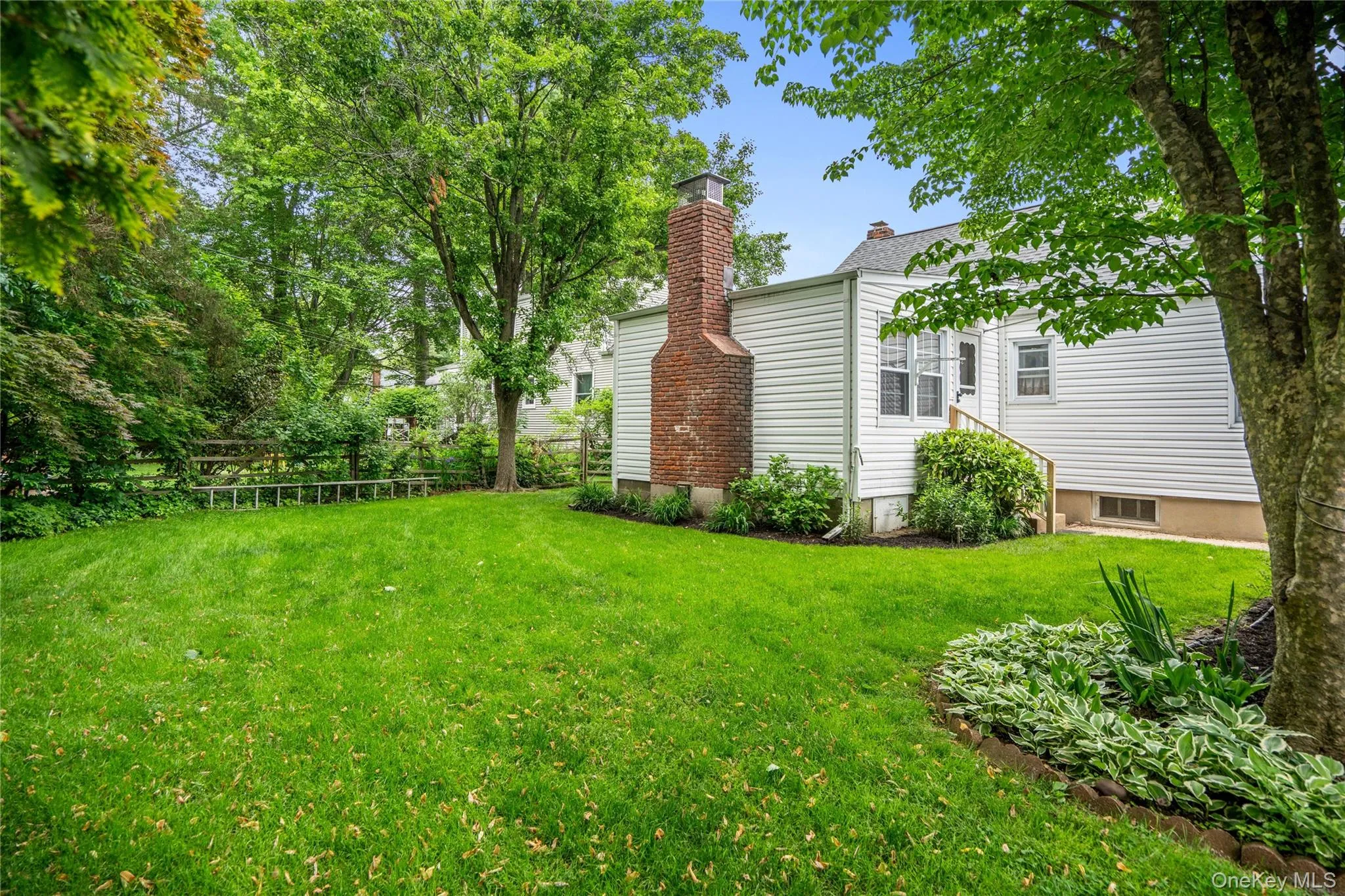 4 Birch Place, Glen Cove, NY, 4 Bedrooms Bedrooms, 7 Rooms Rooms,1 BathroomBathrooms,Residential,For Rent,Birch,0,1002762 4 Birch Place, Glen Cove, NY, 4 Bedrooms Bedrooms, 7 Rooms Rooms,1 BathroomBathrooms,Residential,For Rent,Birch,0,1002762