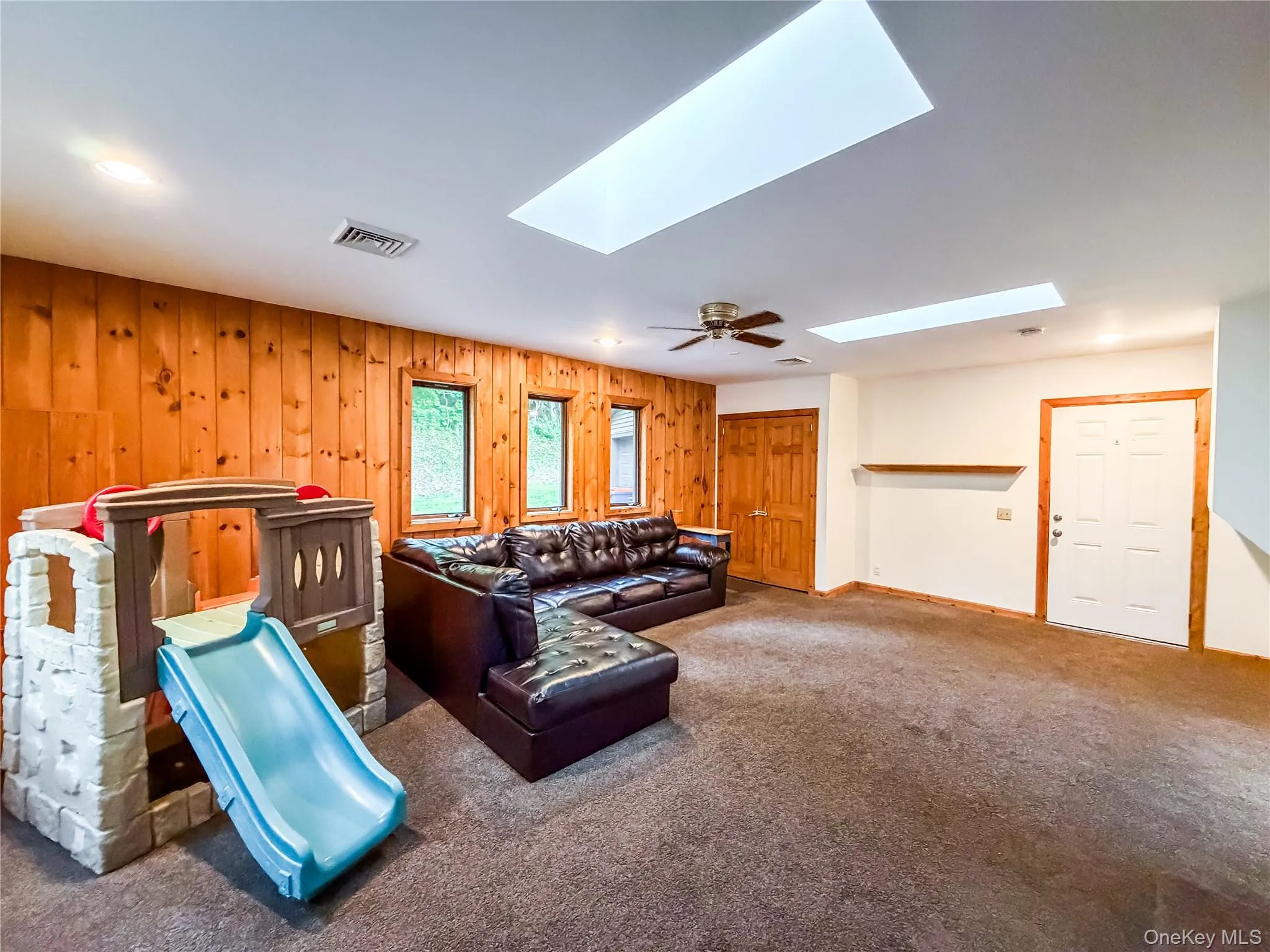 12 Chaucer Road, Hyde Park, NY, 3 Bedrooms Bedrooms, 8 Rooms Rooms,2 BathroomsBathrooms,Residential,For Rent,Chaucer,0,1002764 12 Chaucer Road, Hyde Park, NY, 3 Bedrooms Bedrooms, 8 Rooms Rooms,2 BathroomsBathrooms,Residential,For Rent,Chaucer,0,1002764