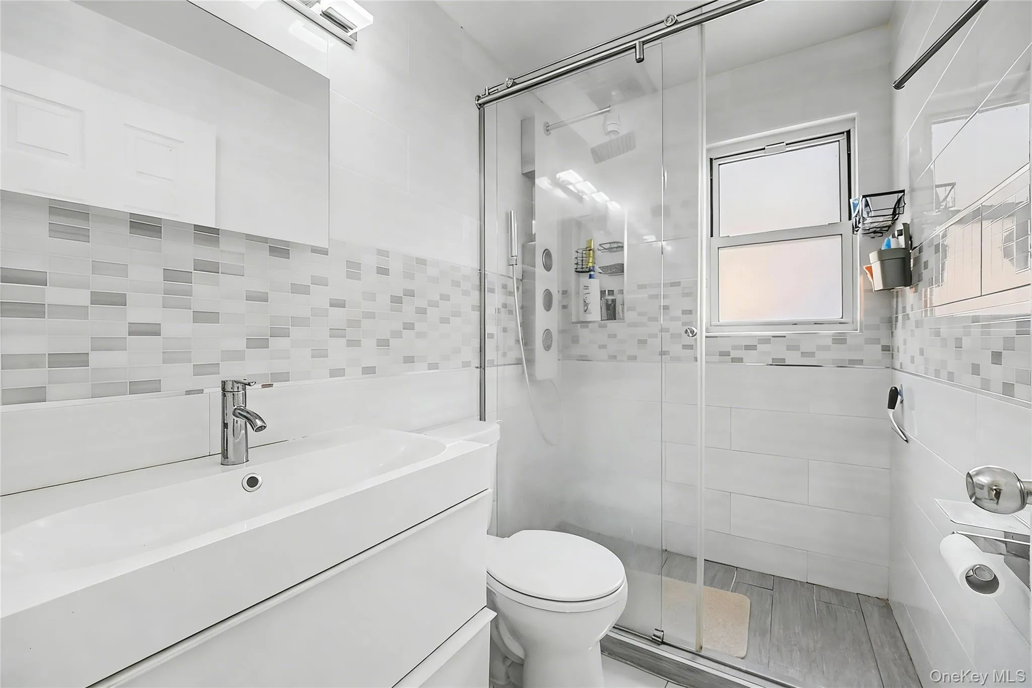 5816 198th Street, New York, NY, 4 Bedrooms Bedrooms, 6 Rooms Rooms,2 BathroomsBathrooms,Residential,For Rent,198th,0,1002770 5816 198th Street, New York, NY, 4 Bedrooms Bedrooms, 6 Rooms Rooms,2 BathroomsBathrooms,Residential,For Rent,198th,0,1002770