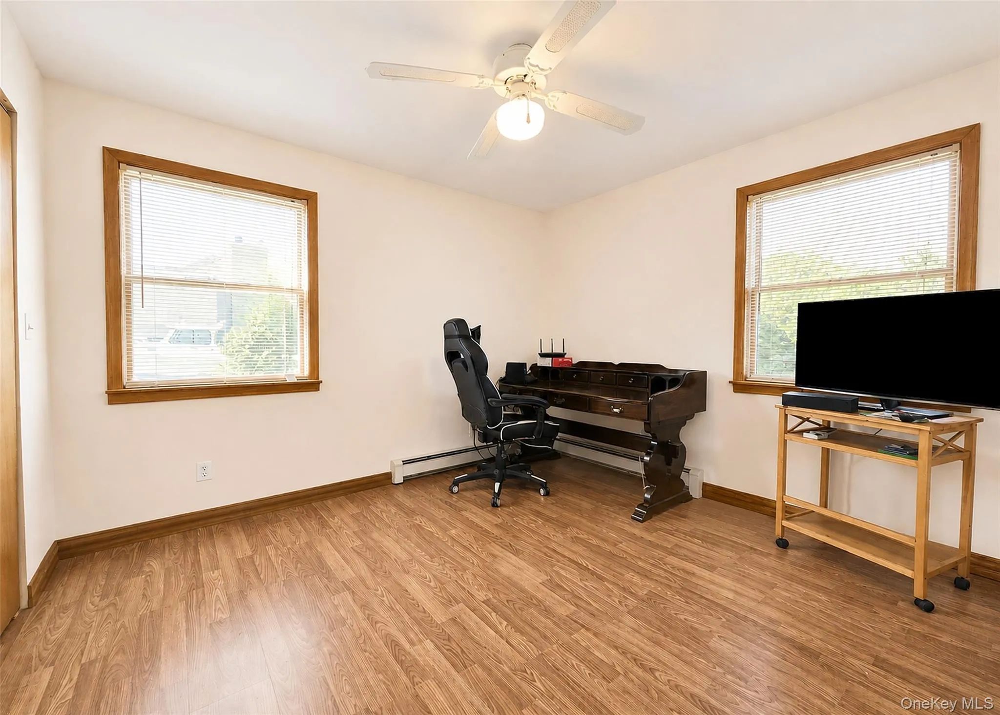 Bedroom on Frist floor or office space Bedroom on Frist floor or office space