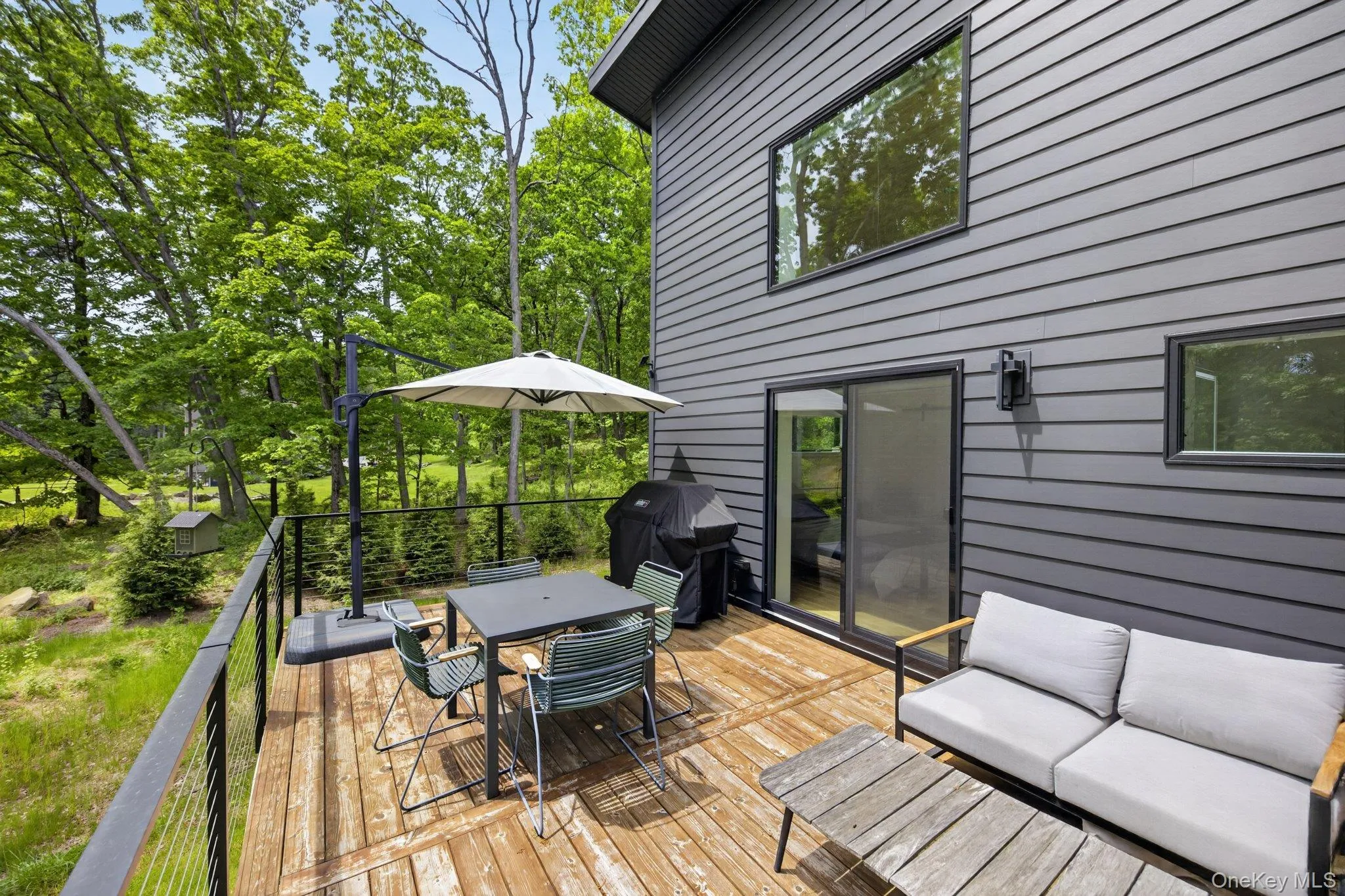 Easy indoor and outdoor living Easy indoor and outdoor living