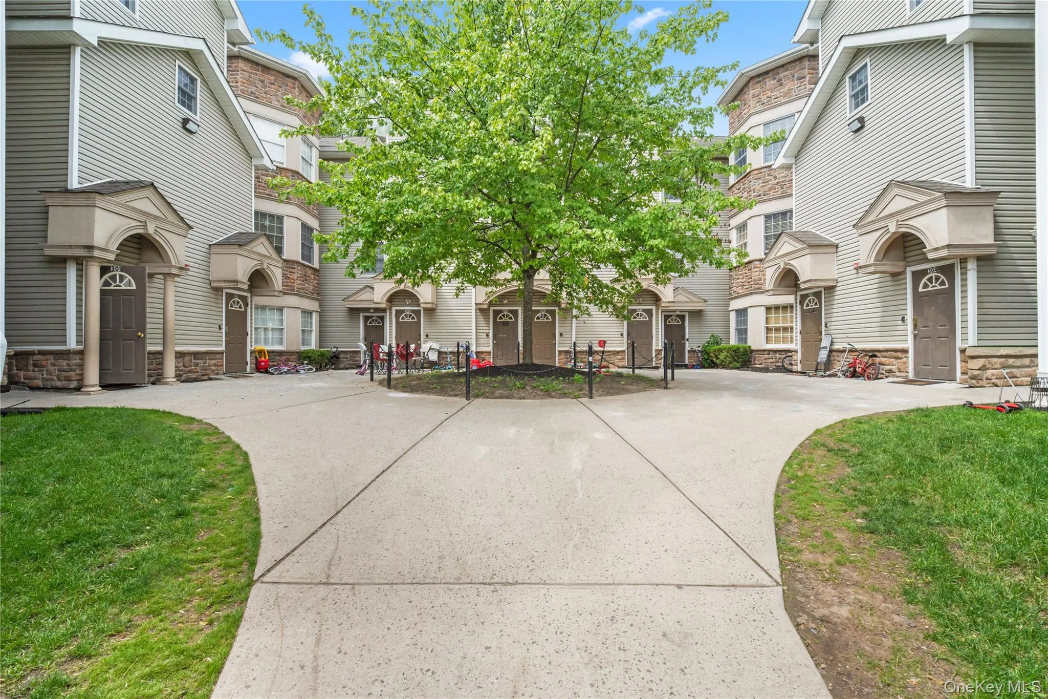 12 Horizon Court, Ramapo, NY, 3 Bedrooms Bedrooms, 6 Rooms Rooms,2 BathroomsBathrooms,Residential,For Rent,Horizon,0,1002786 12 Horizon Court, Ramapo, NY, 3 Bedrooms Bedrooms, 6 Rooms Rooms,2 BathroomsBathrooms,Residential,For Rent,Horizon,0,1002786