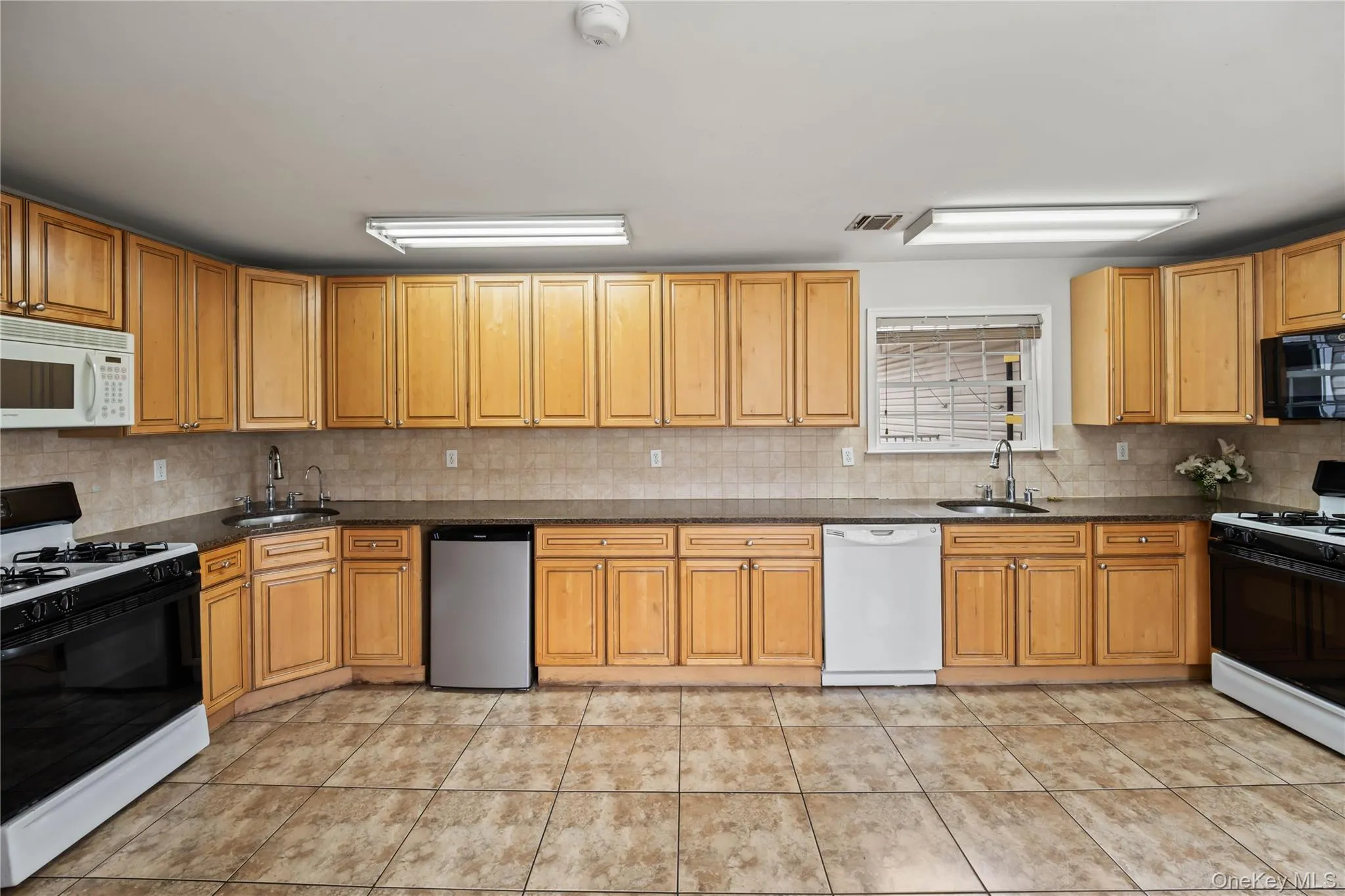 12 Horizon Court, Ramapo, NY, 3 Bedrooms Bedrooms, 6 Rooms Rooms,2 BathroomsBathrooms,Residential,For Rent,Horizon,0,1002786 12 Horizon Court, Ramapo, NY, 3 Bedrooms Bedrooms, 6 Rooms Rooms,2 BathroomsBathrooms,Residential,For Rent,Horizon,0,1002786