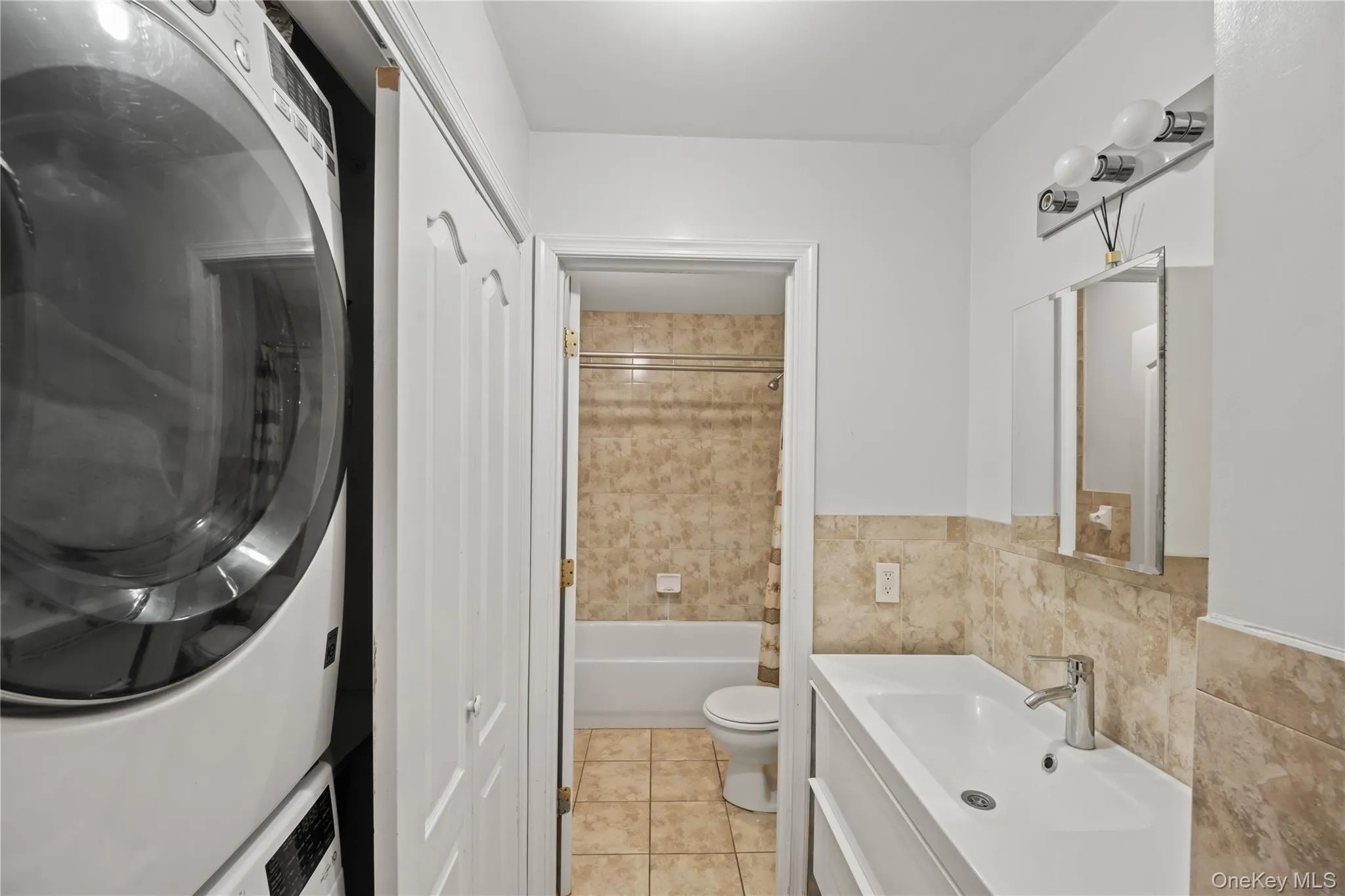 12 Horizon Court, Ramapo, NY, 3 Bedrooms Bedrooms, 6 Rooms Rooms,2 BathroomsBathrooms,Residential,For Rent,Horizon,0,1002786 12 Horizon Court, Ramapo, NY, 3 Bedrooms Bedrooms, 6 Rooms Rooms,2 BathroomsBathrooms,Residential,For Rent,Horizon,0,1002786