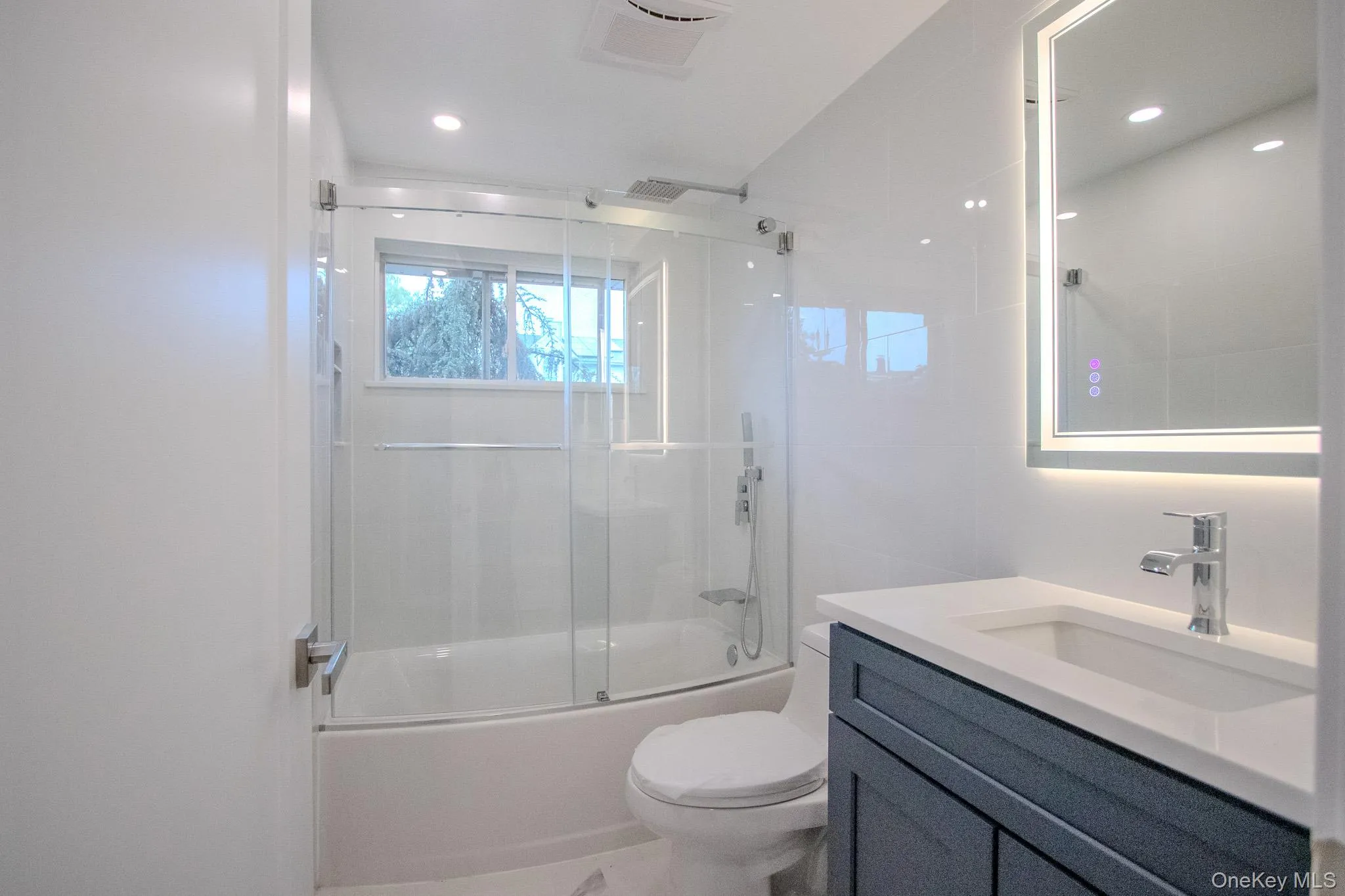 48 Ripple Lane, Hempstead, NY, 5 Bedrooms Bedrooms, 9 Rooms Rooms,3 BathroomsBathrooms,Residential,For Rent,Ripple,0,KEY1002792 48 Ripple Lane, Hempstead, NY, 5 Bedrooms Bedrooms, 9 Rooms Rooms,3 BathroomsBathrooms,Residential,For Rent,Ripple,0,KEY1002792