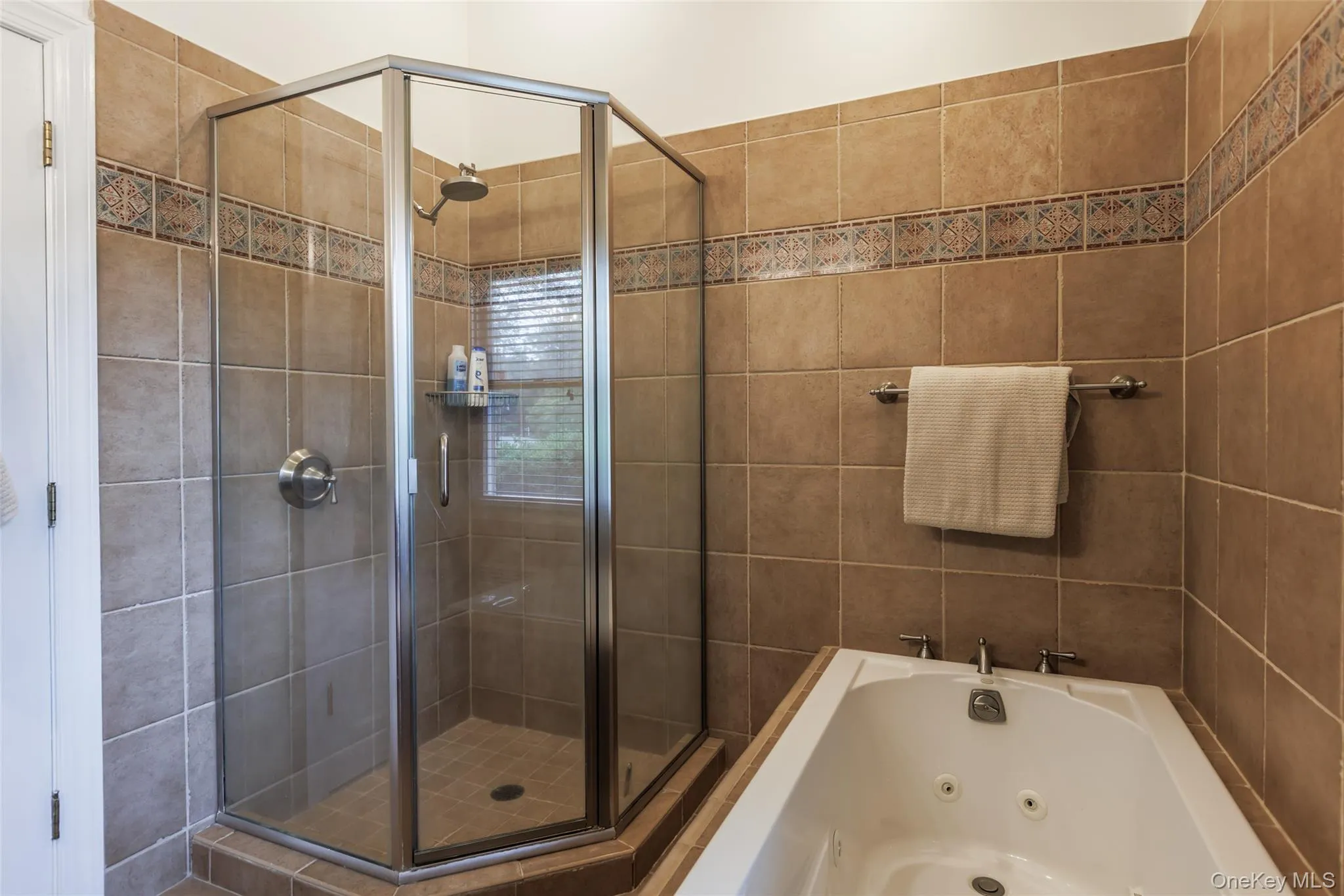 7 Longacre Drive, Huntington, NY, 3 Bedrooms Bedrooms, 8 Rooms Rooms,2 BathroomsBathrooms,Residential Sale,For Rent,Longacre,0,1002793 7 Longacre Drive, Huntington, NY, 3 Bedrooms Bedrooms, 8 Rooms Rooms,2 BathroomsBathrooms,Residential Sale,For Rent,Longacre,0,1002793