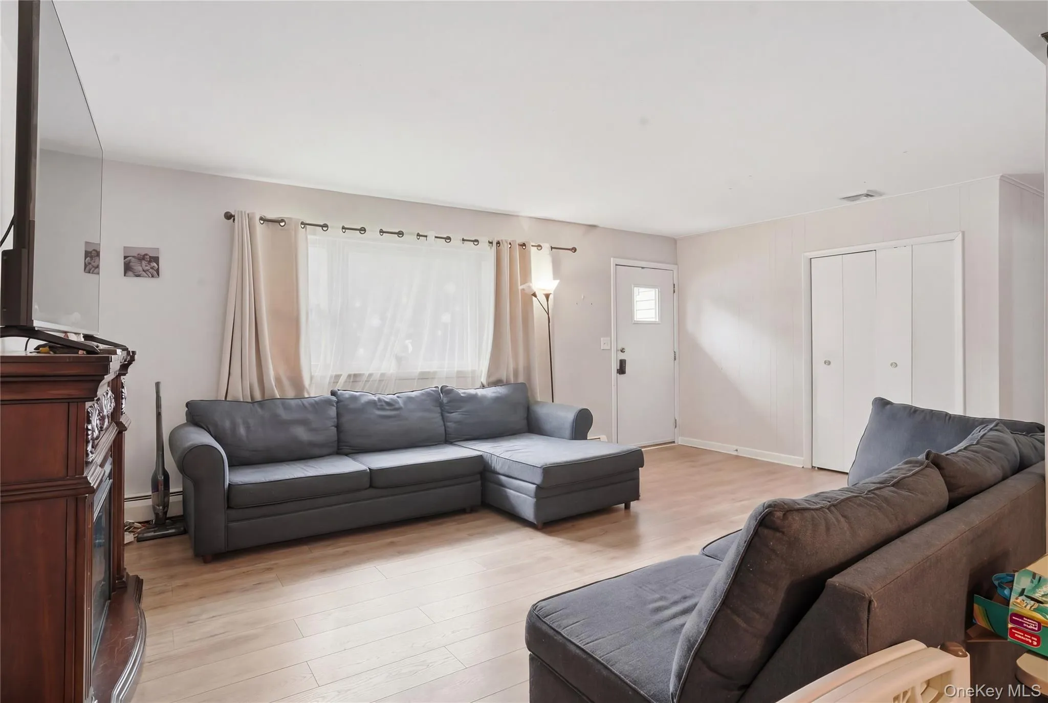 70 Phillips Street, Beacon, NY, 4 Bedrooms Bedrooms, 8 Rooms Rooms,2 BathroomsBathrooms,Residential Sale,For Rent,Phillips,0,1002797 70 Phillips Street, Beacon, NY, 4 Bedrooms Bedrooms, 8 Rooms Rooms,2 BathroomsBathrooms,Residential Sale,For Rent,Phillips,0,1002797