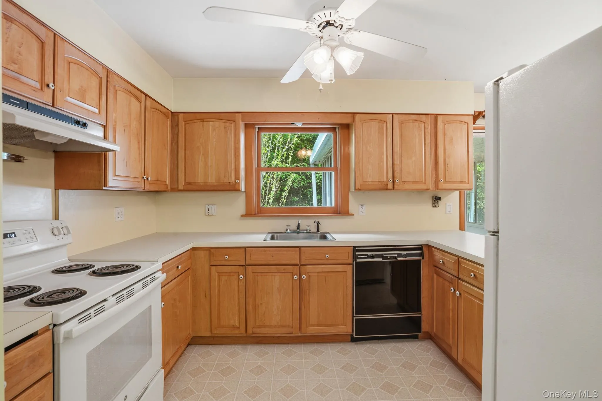 34 Julie Drive, East Fishkill, NY, 3 Bedrooms Bedrooms, 9 Rooms Rooms,1 BathroomBathrooms,Residential,For Rent,Julie,0,1002805 34 Julie Drive, East Fishkill, NY, 3 Bedrooms Bedrooms, 9 Rooms Rooms,1 BathroomBathrooms,Residential,For Rent,Julie,0,1002805