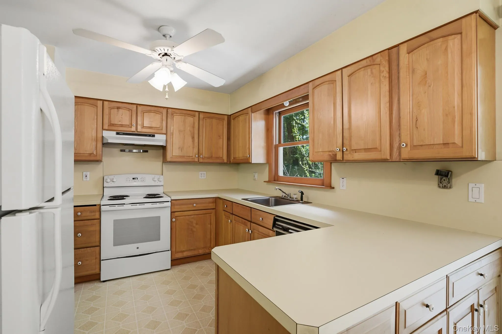 34 Julie Drive, East Fishkill, NY, 3 Bedrooms Bedrooms, 9 Rooms Rooms,1 BathroomBathrooms,Residential,For Rent,Julie,0,1002805 34 Julie Drive, East Fishkill, NY, 3 Bedrooms Bedrooms, 9 Rooms Rooms,1 BathroomBathrooms,Residential,For Rent,Julie,0,1002805
