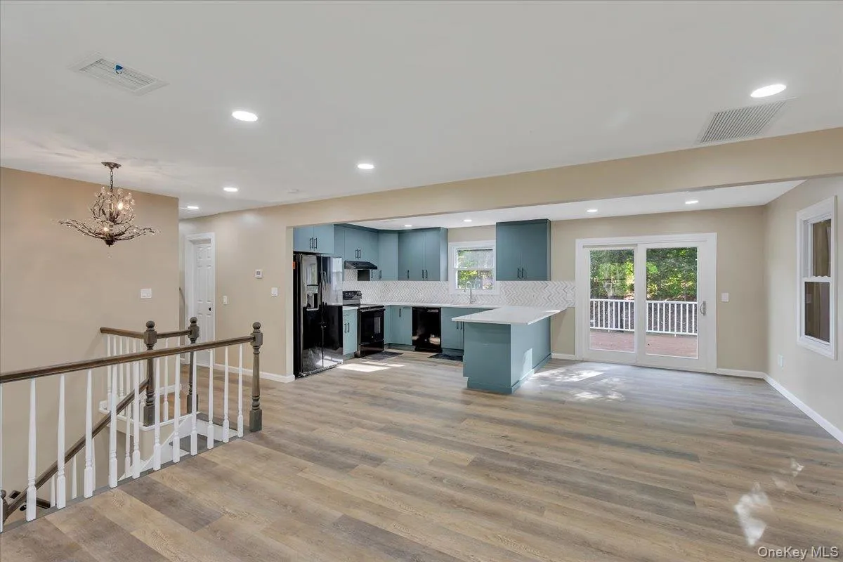 513 Canada Street, Lake George, NY, 4 Bedrooms Bedrooms, 10 Rooms Rooms,2 BathroomsBathrooms,Residential Sale,For Rent,Canada,0,1002811 513 Canada Street, Lake George, NY, 4 Bedrooms Bedrooms, 10 Rooms Rooms,2 BathroomsBathrooms,Residential Sale,For Rent,Canada,0,1002811